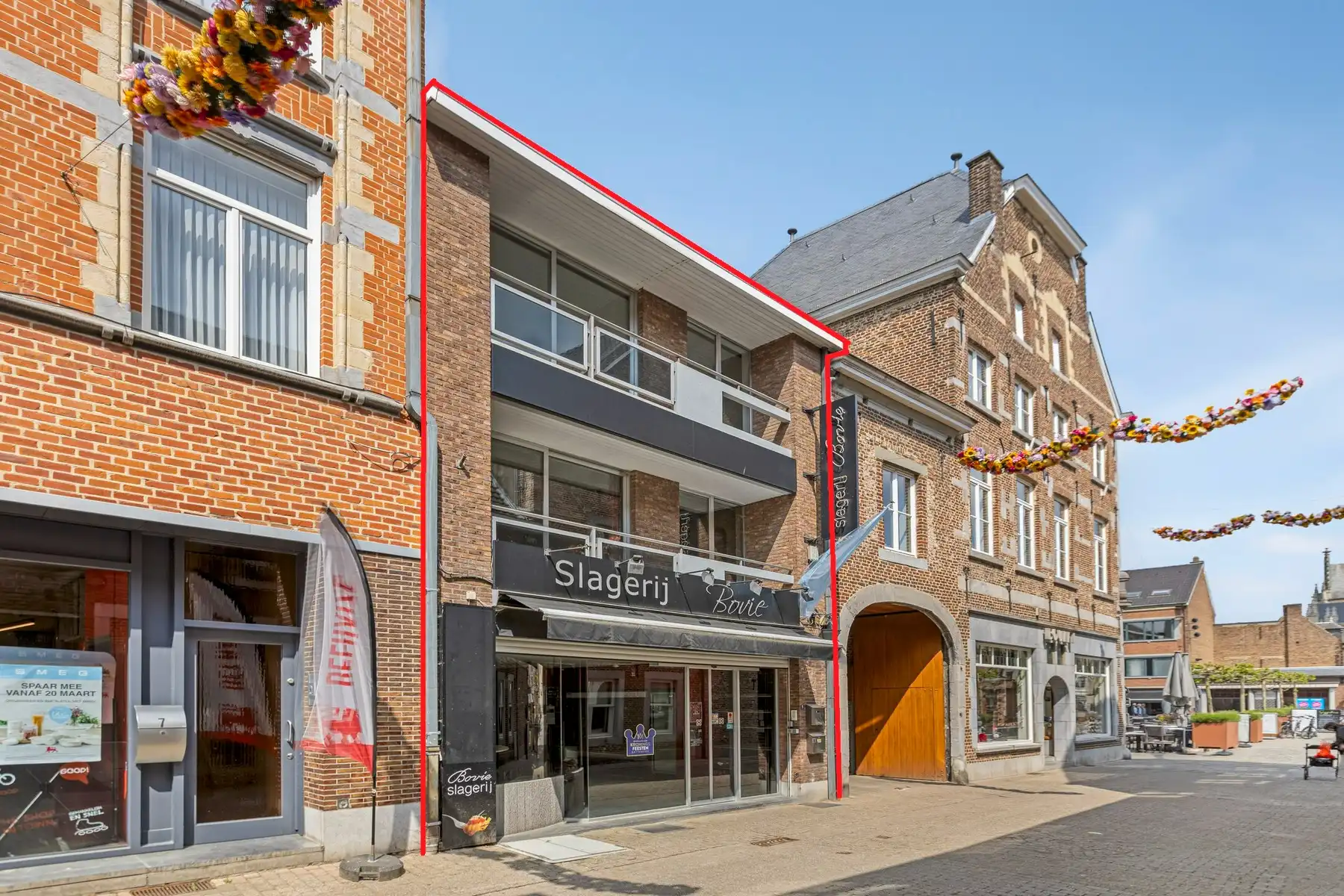 Ruim handelshuis op AAA-locatie foto {{pictureIndex}}