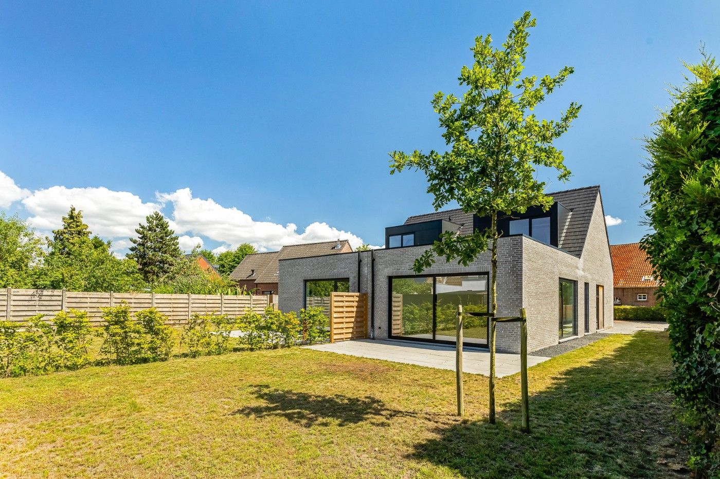 Rustig gelegen nieuwbouwwoning met 3 slpk. en toffe tuin foto 24