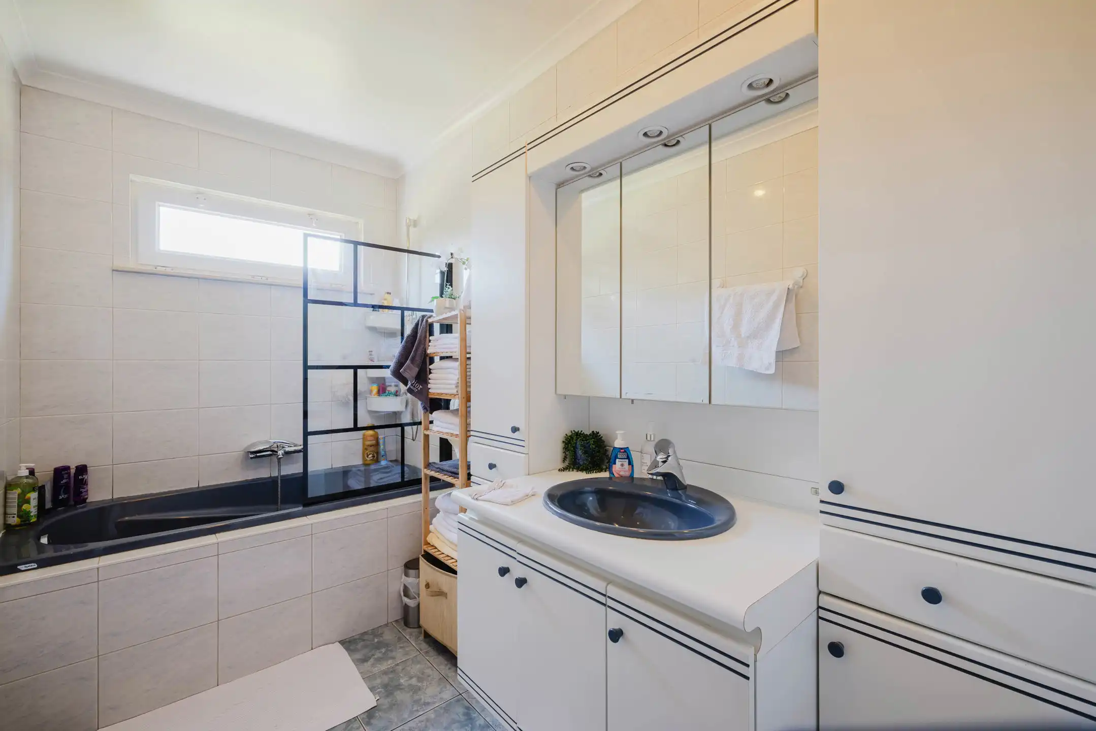 Rustig gelegen woning met 4 slaapkamers en tuin te Drongen  foto 15