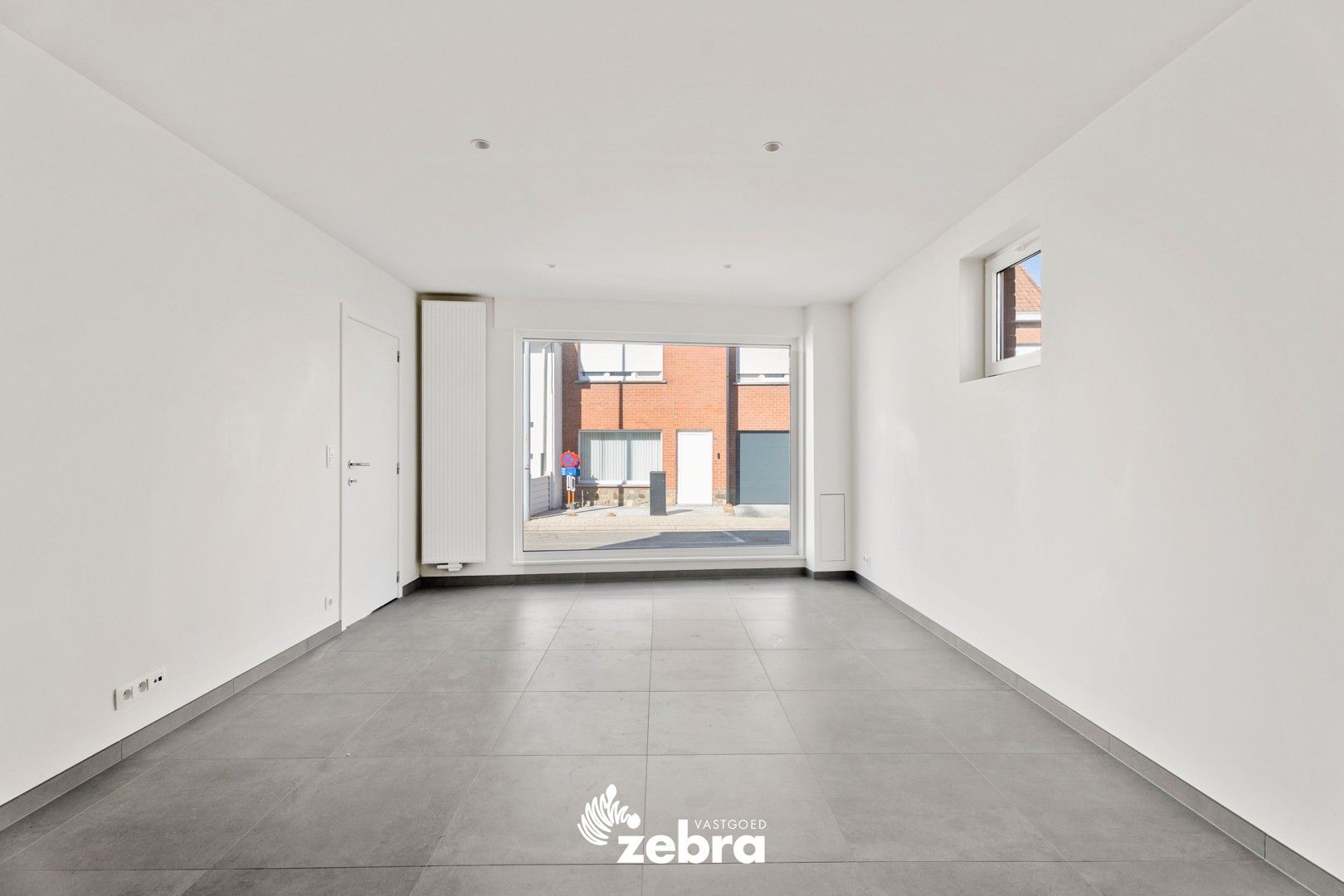 Volledig gerenoveerde woning met drie slaapkamers te Meulebeke! foto 6