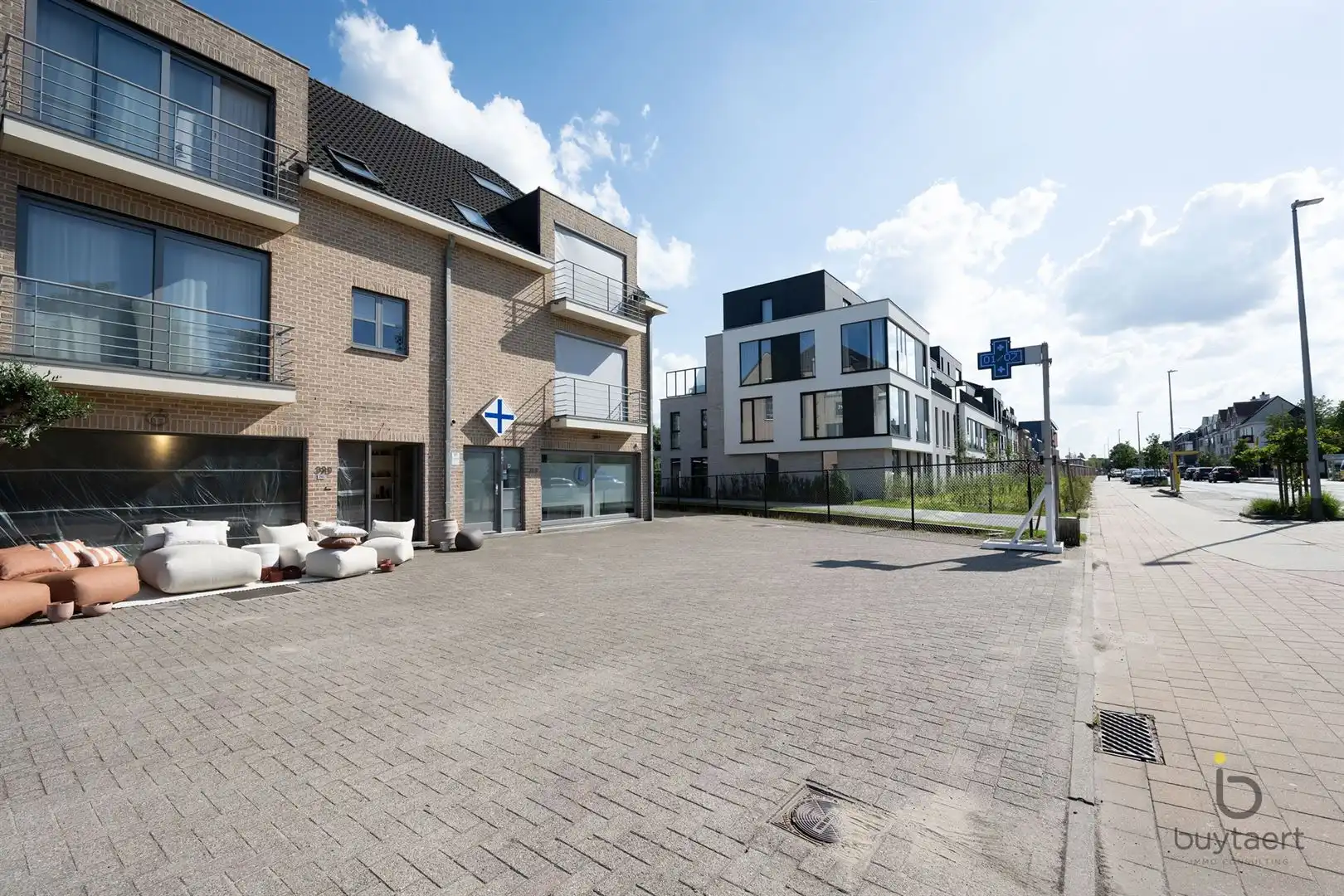 Handelsruimte met parking in Schilde. foto 16