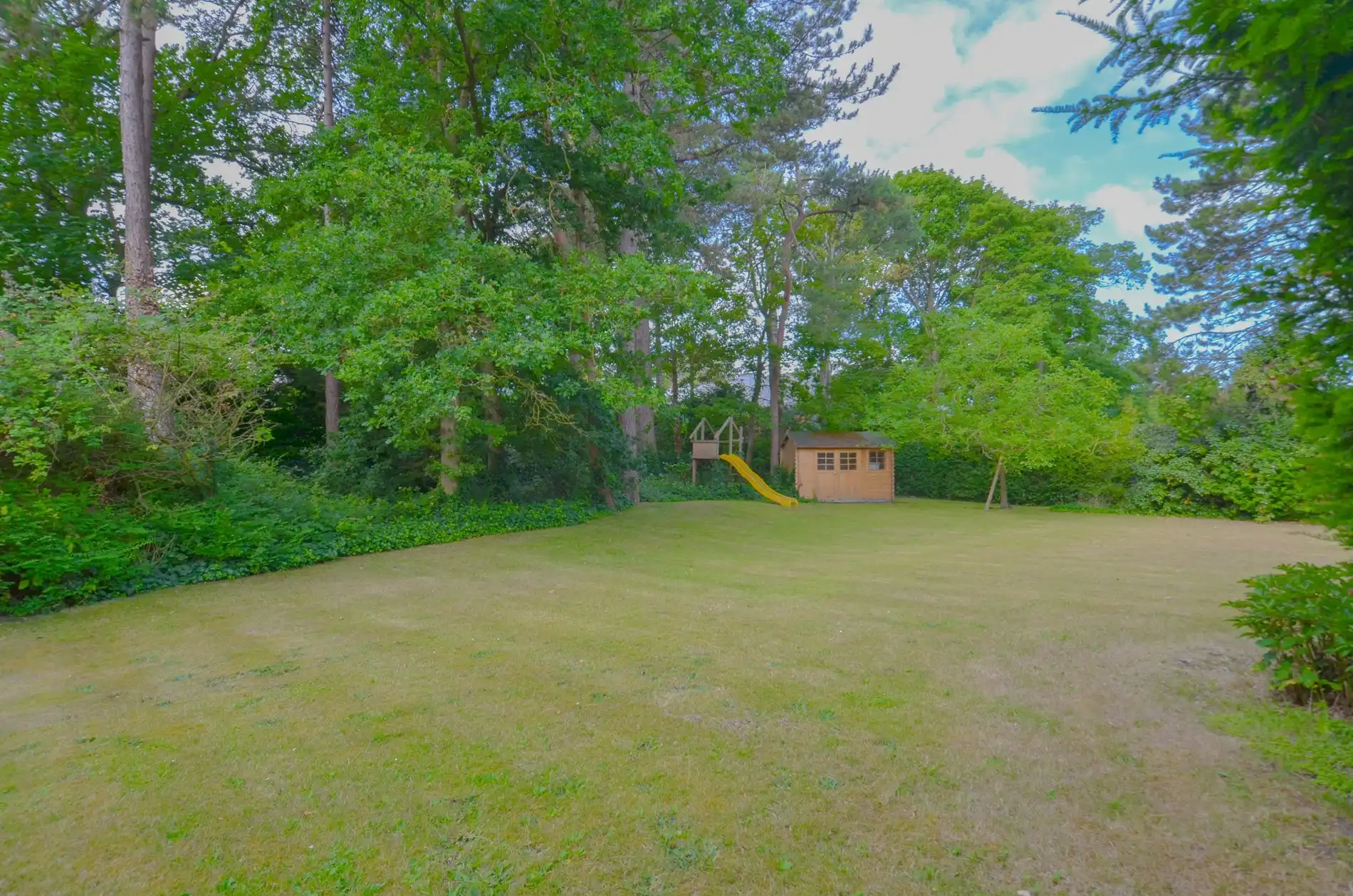  Exclusieve villa met veel privacy gelegen op een absolute toplocatie in het Zoute. foto 2