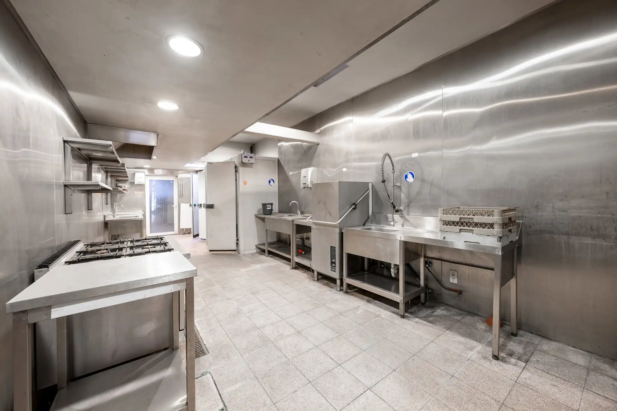 Handelspand +te renoveren appartement op centrale ligging  foto 6