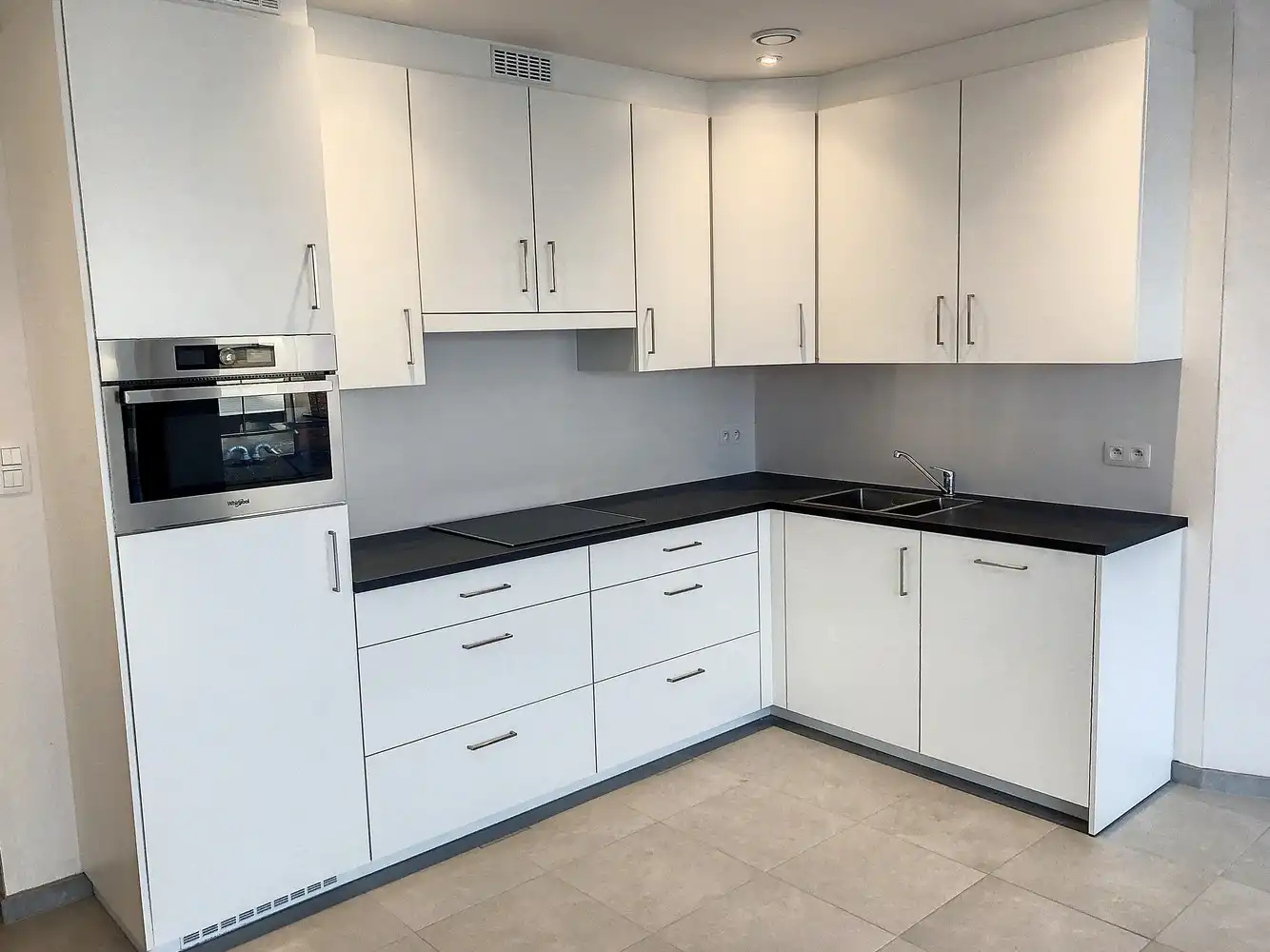 Modern nieuwbouwappartement met ruim terras, autostaanplaats en kelderberging! foto 8