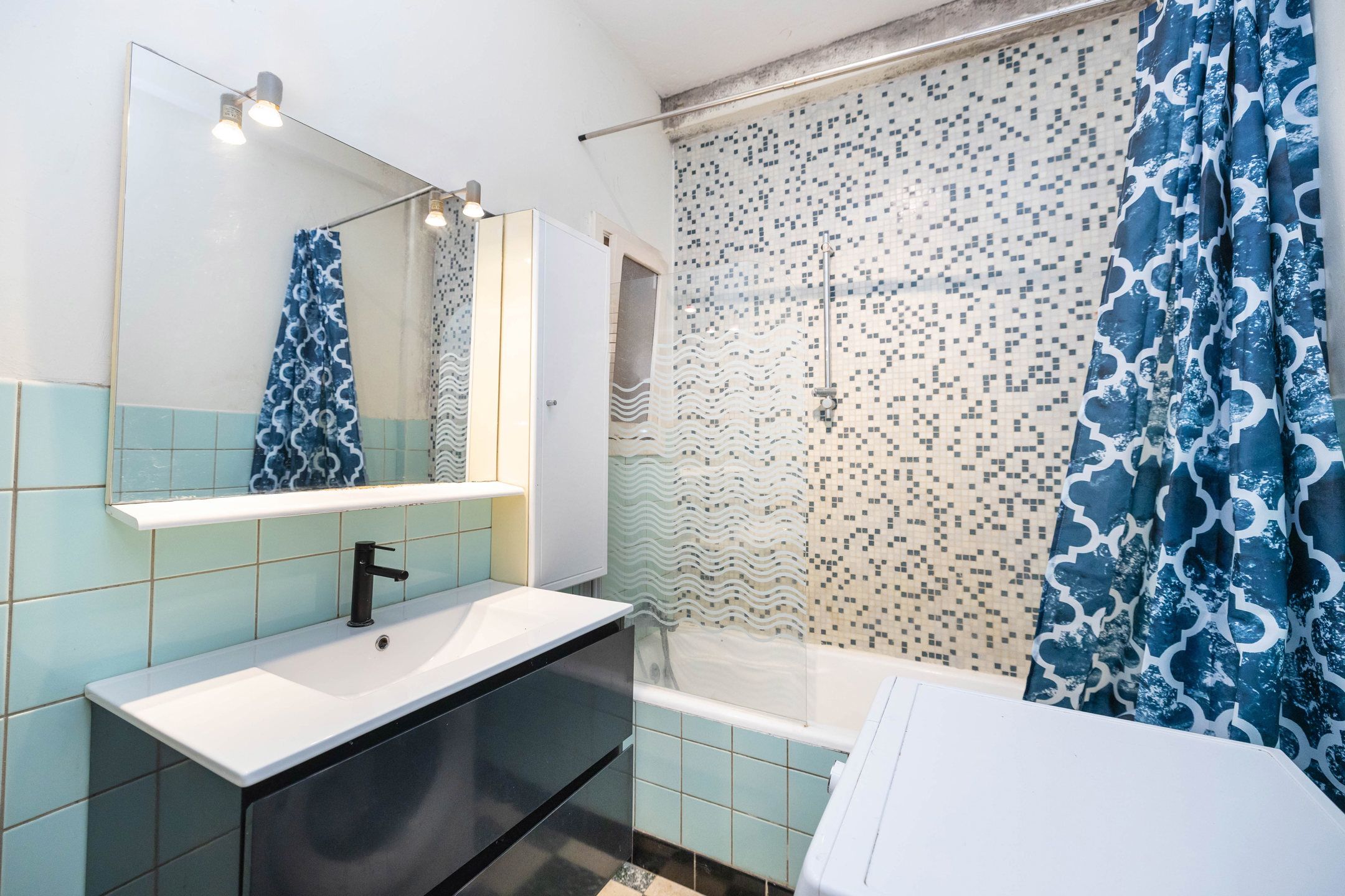 Appartement 2 slaapkamers van ± 78 m² volledig te renoveren foto 13