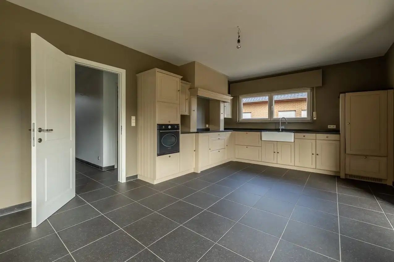 Instapklare, verrassend ruimle woning in landelijke omgeving foto 11