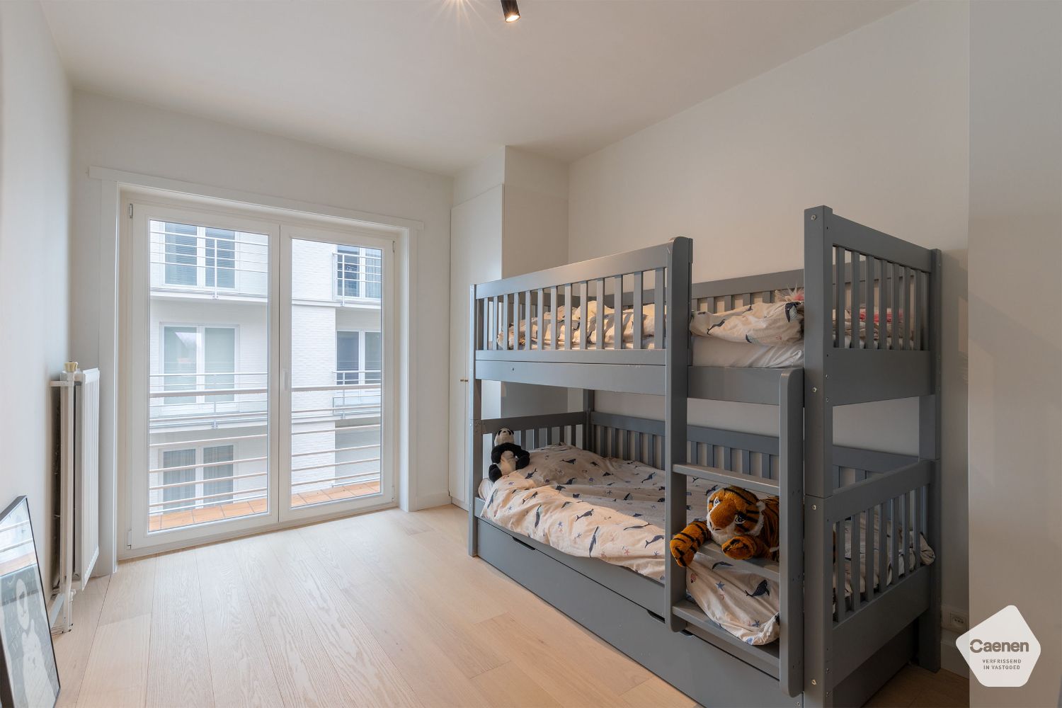 Fantastisch gerenoveerd appartement met 3 slaapkamers en open zicht foto 14