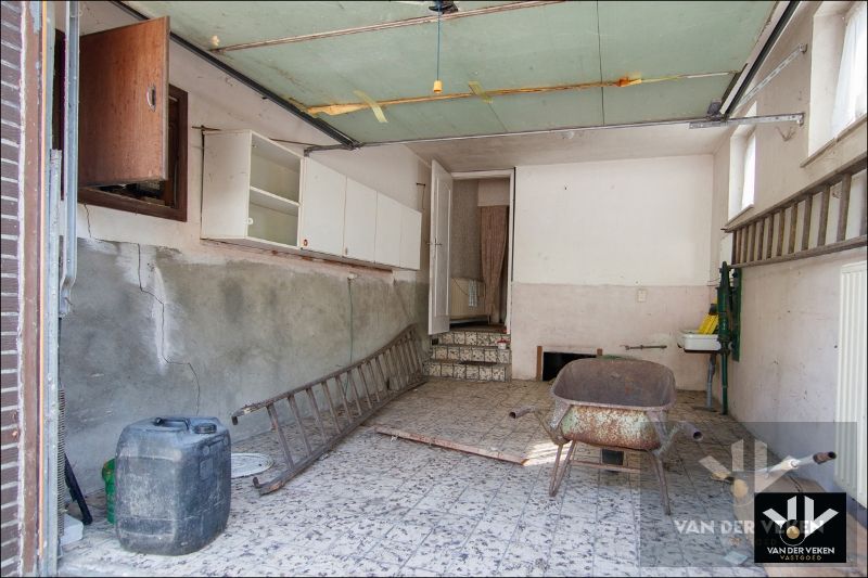 RUIME TE RENOVEREN WONING MET POTENTIEEL foto 13