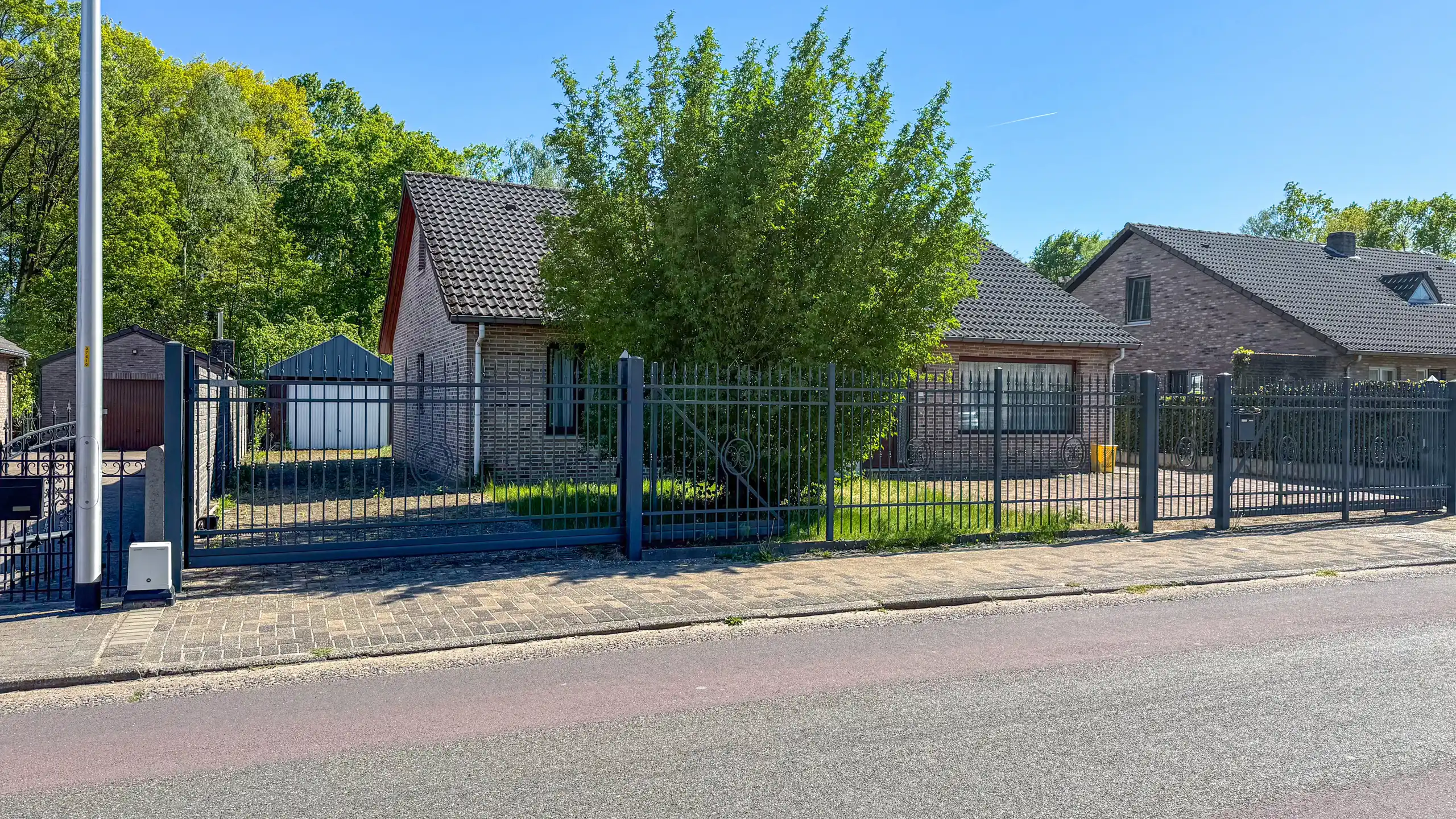 Instapklare bungalow met 5 slpks op toplocatie in Heusden! foto 2