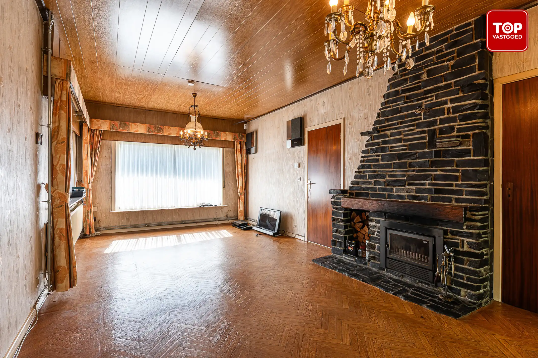 Charmante te renoveren woning met karakter en strooien dak foto 6