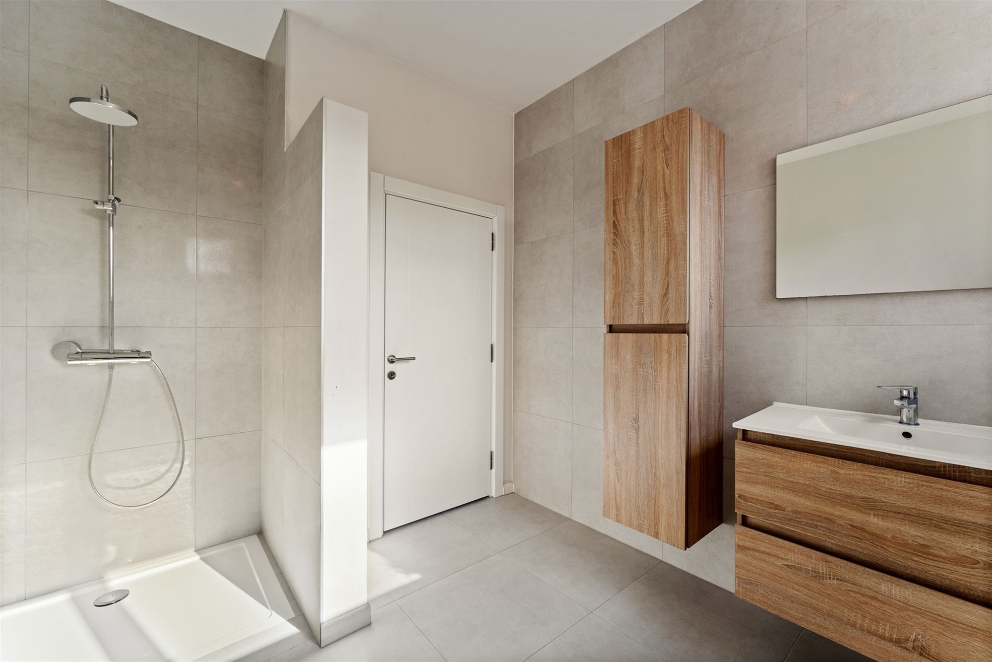 KNAPPE WONING (198M²) MET 3 SLAAPKAMERS + RUIME ZOLDER TE BEVERLO foto 13