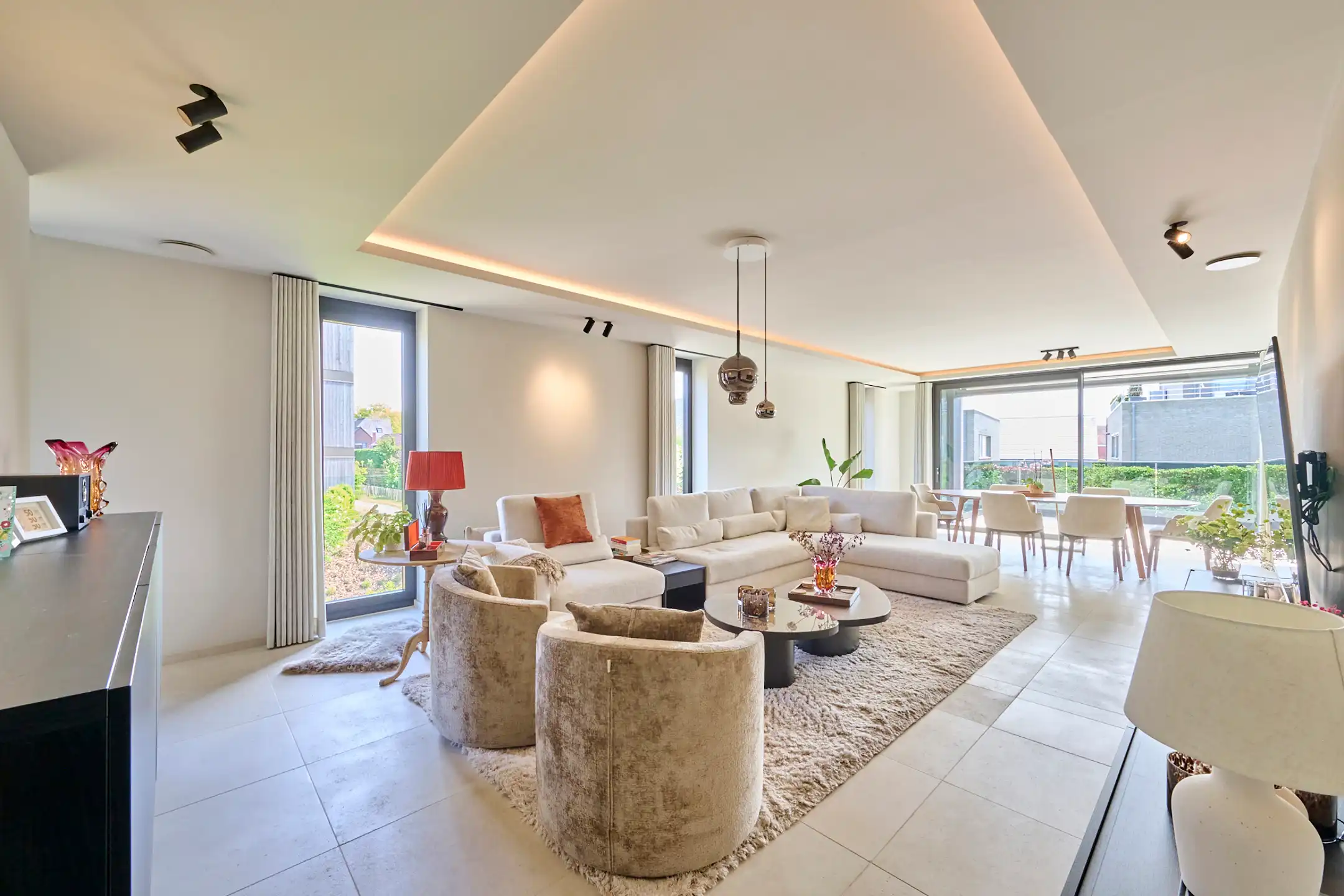LUXUEUS GEMEUBELD APPARTEMENT MET TERRAS foto 6