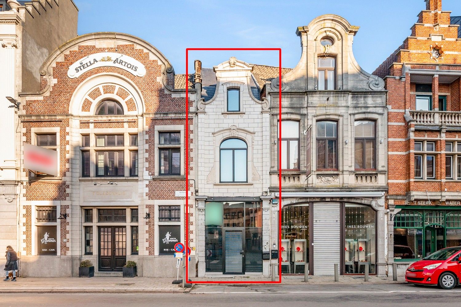 Karaktervolle erfgoedwoning op topligging tegenover de Sint-Gummaruskerk. foto 2