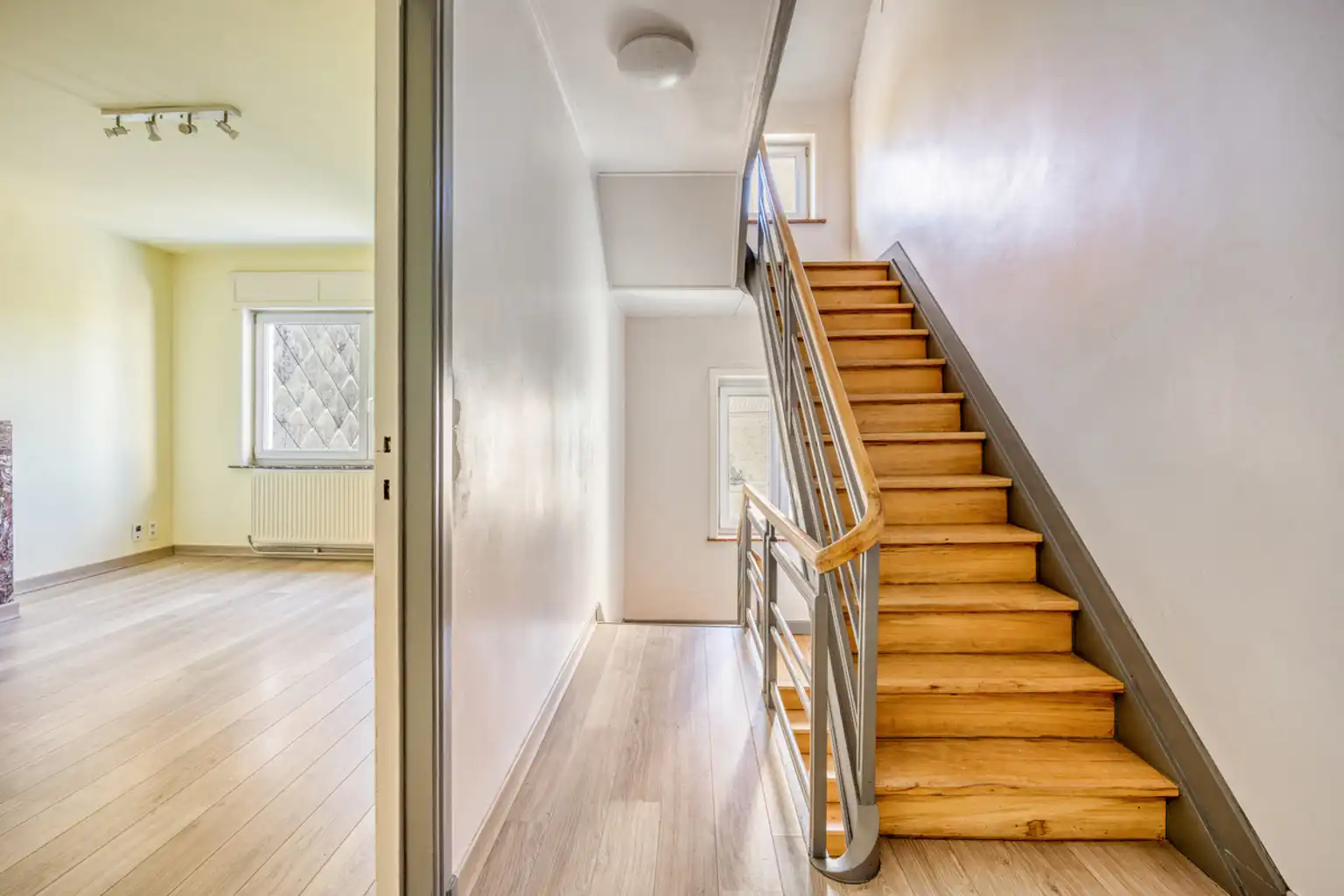 Instapklare 2-gevelwoning nabij Sint-Agatha-Berchem foto 22