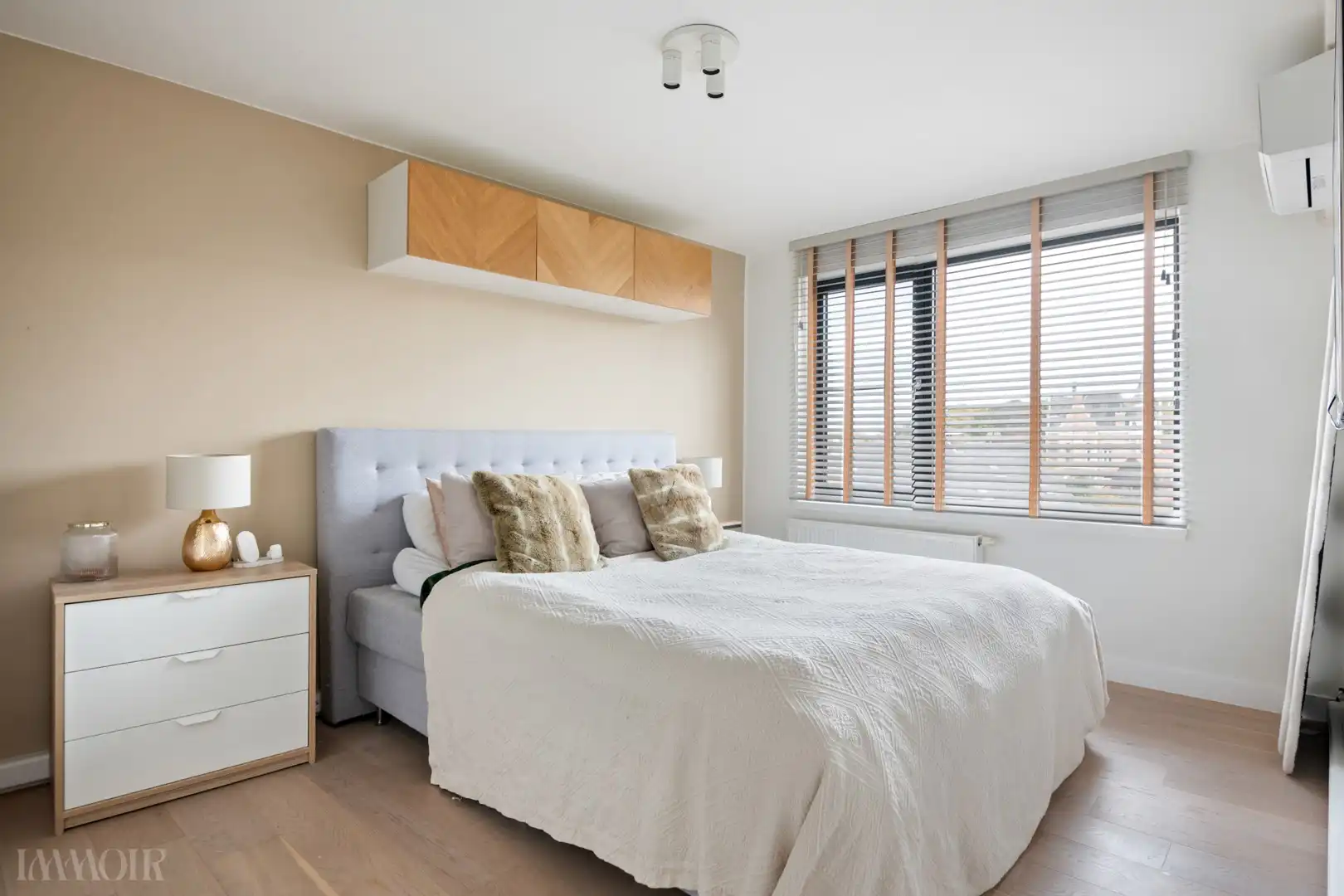 Centraal gelegen en lichtrijk appartement nabij het centrum van Ekeren. foto 10