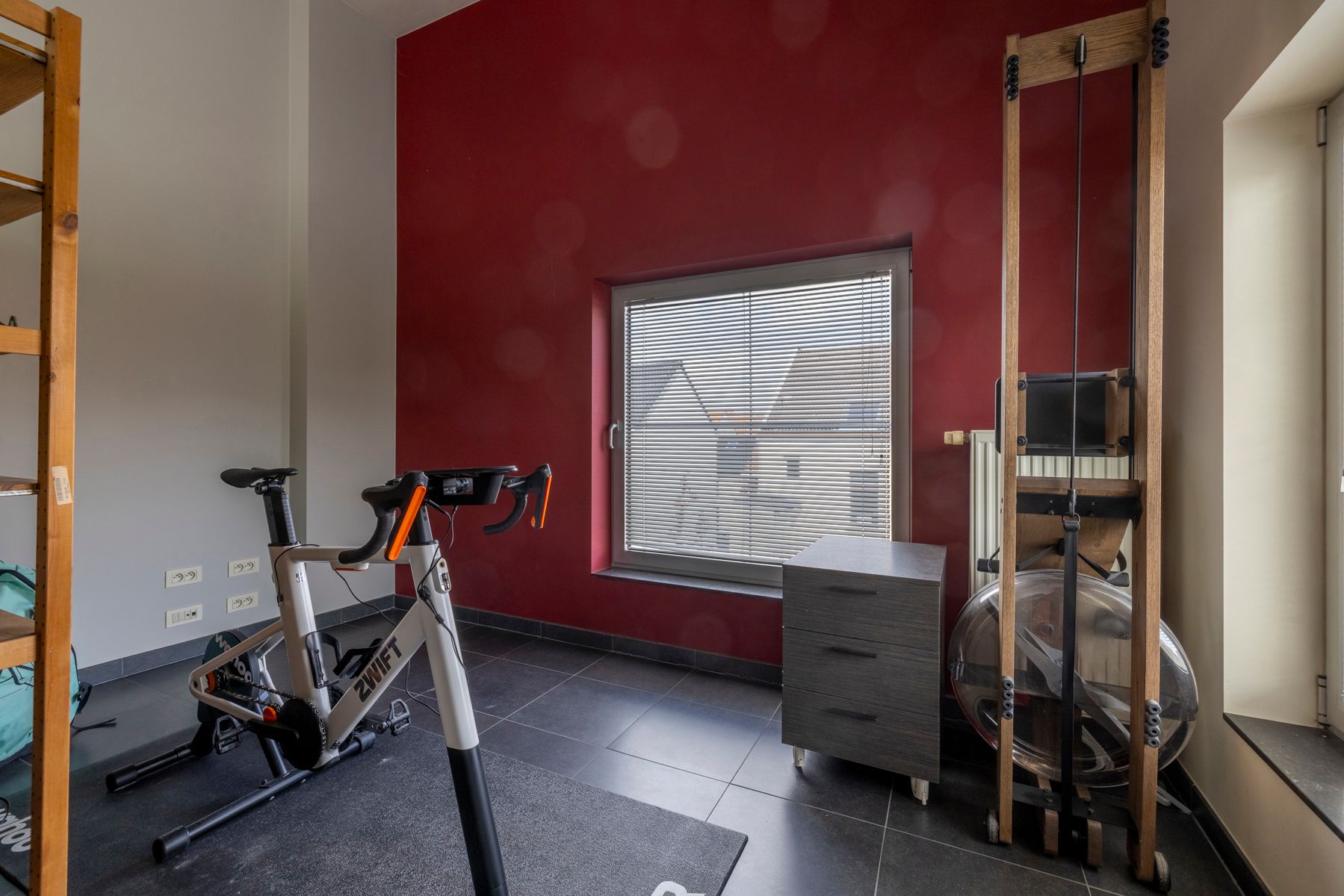 Appartement met 2 slpks, binnenstaanplaats en groot terras! foto 7