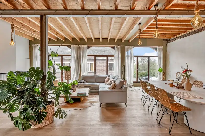 Karaktervolle interbellumwoning met loods nabij de Markt van Gavere foto 3
