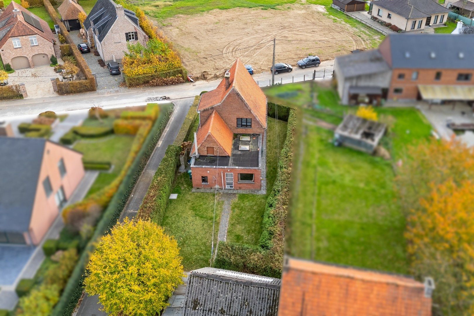 Hoofdfoto van de publicatie: Charmante te renoveren open bebouwing met veel potentieel 