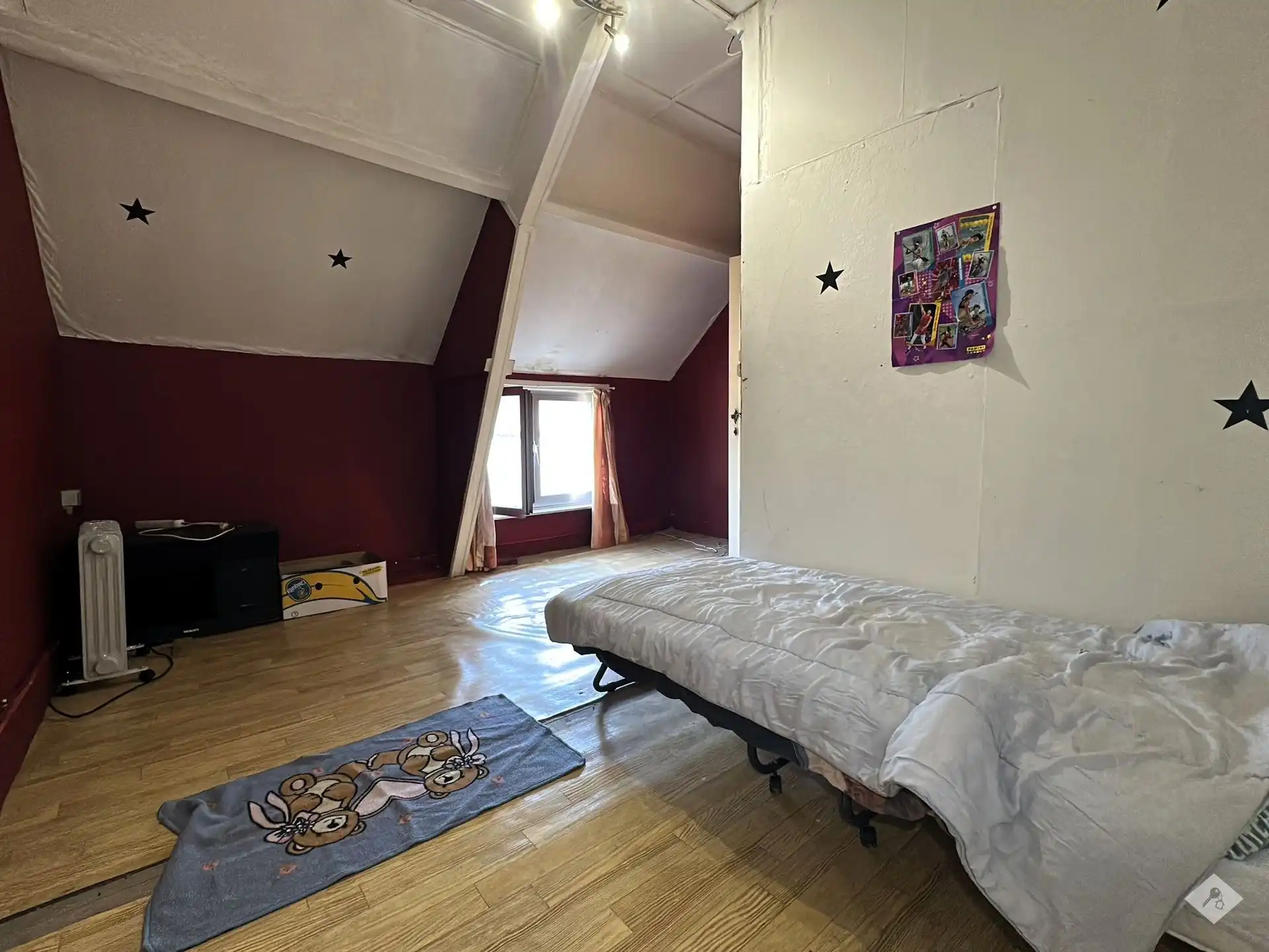Ruime woning met drie slaapkamers, garage en grote tuin foto 14