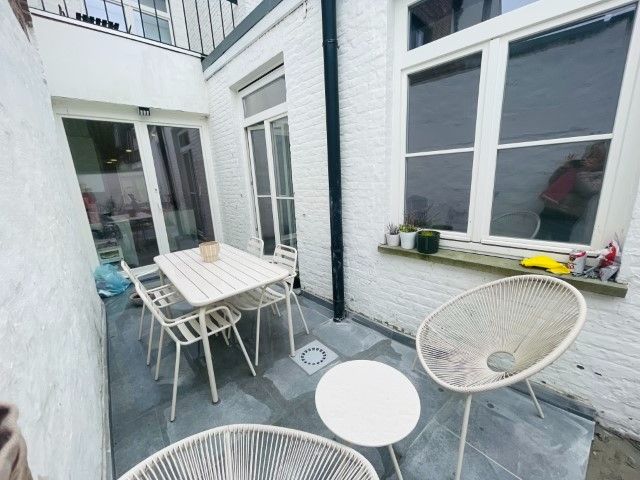Brugge centrum, Heel leuk totaal vernieuwd  modern appartement met 1 slaapkamer en grote stadspatio. VRIJ : 1 Juni 2025 foto 13