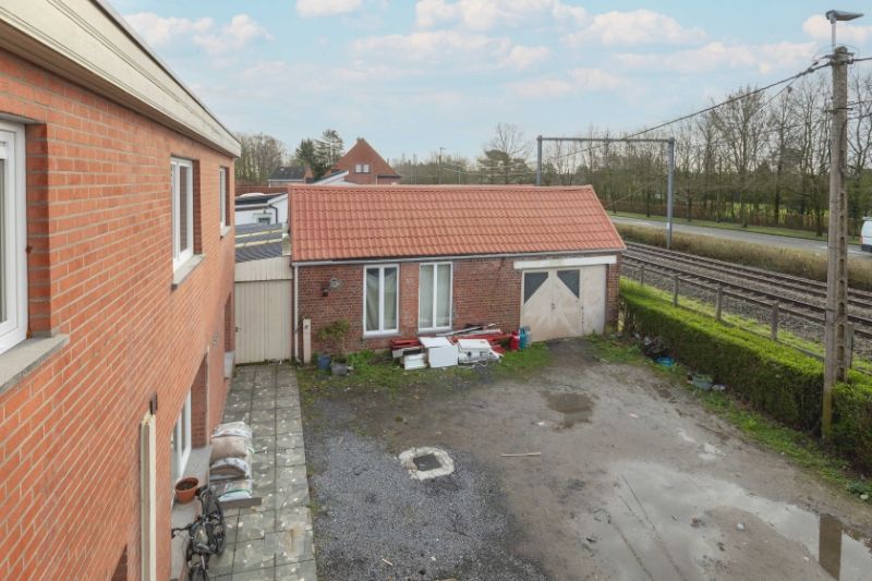 Roeselare-Rumbeke. Gelijkvloers&nbsp; met 2 slaapkamers van 75 m² met aparte ingang en parkeerplaats. Recent vernieuwd. Ideale investering of starter. foto 10