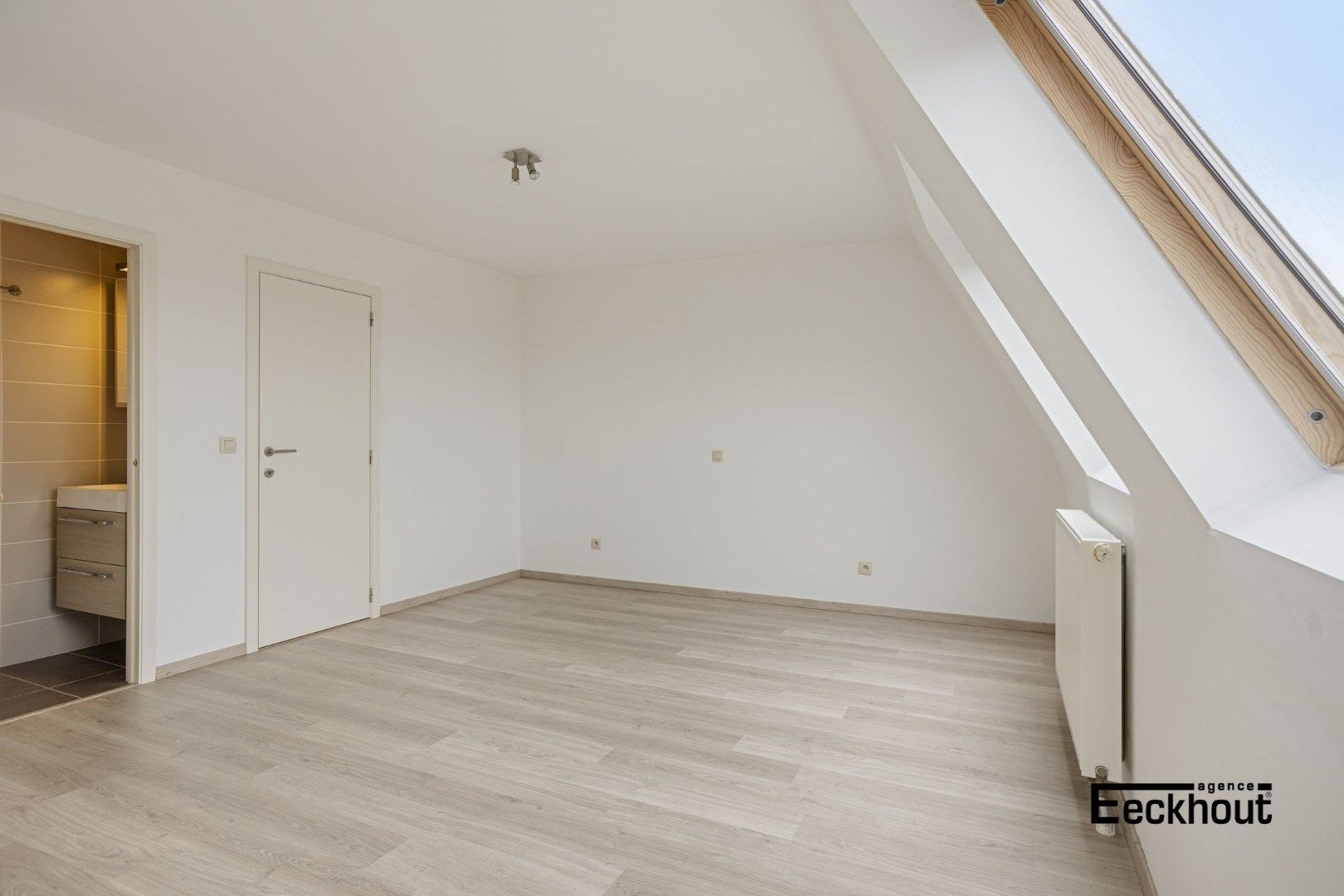 Instapklaar duplexappartement met grote terrassen en mooi open zicht! foto 15