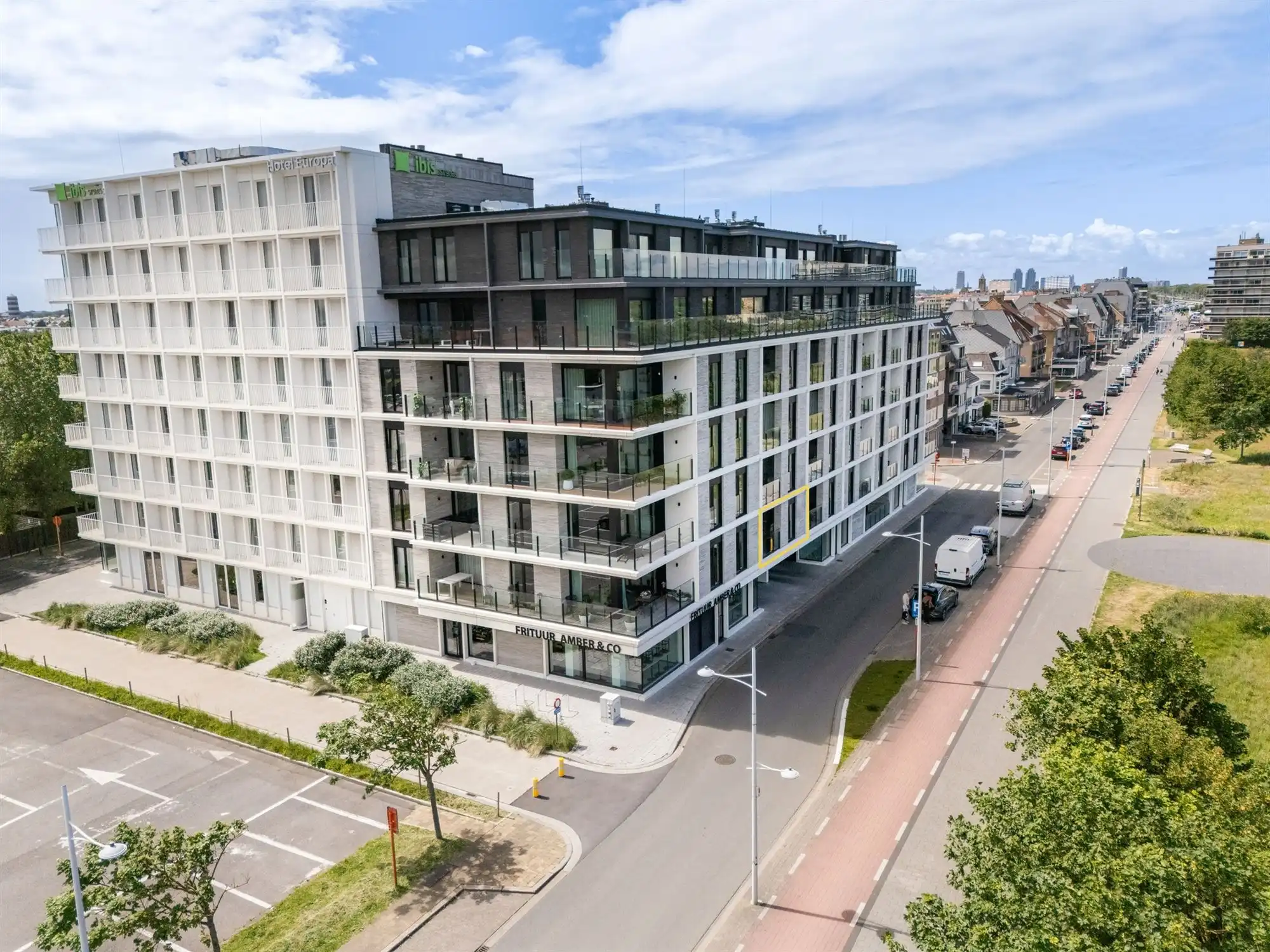Luxueus (quasi nieuw) appartement vlakbij het strand!  foto 26