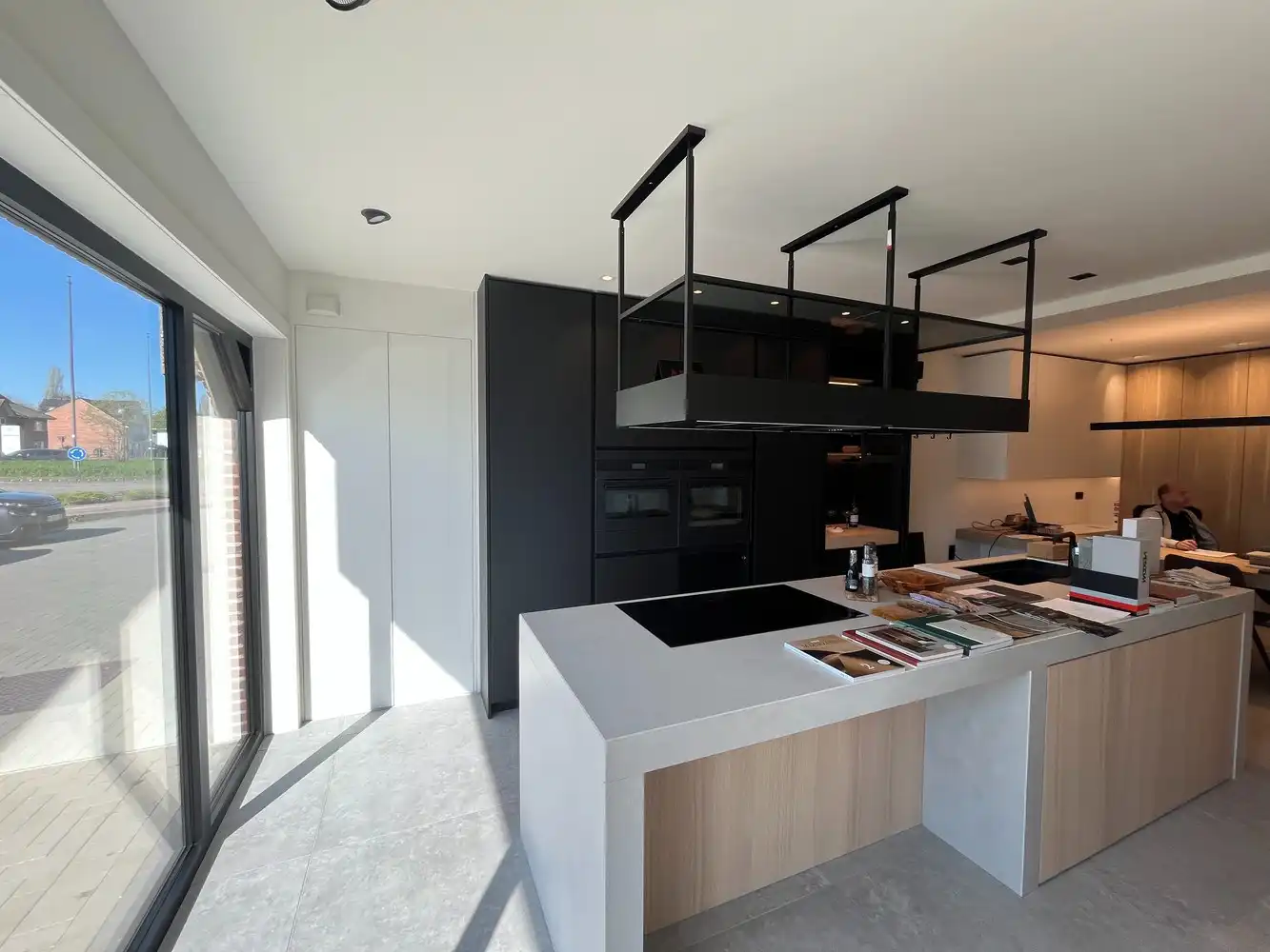 showroom 164m² foto 9