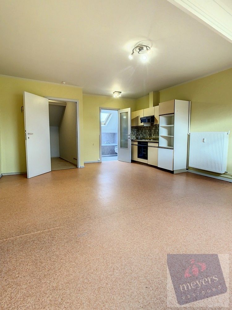 Unieke kans in het hart van Sint-Truiden – woning met dubbele ingang en tal van mogelijkheden! foto 17
