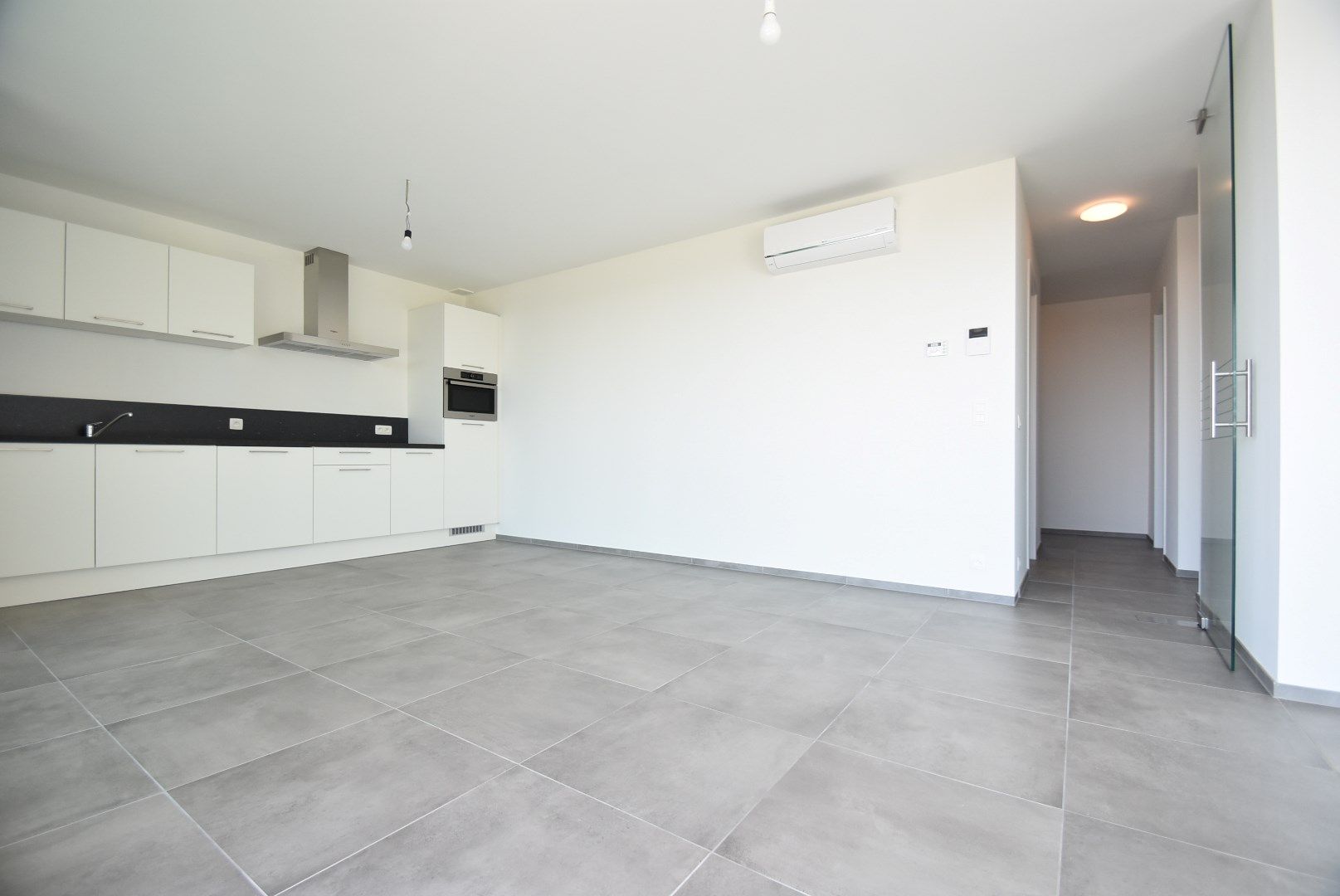 Stijlvol appartement op de tweede verdieping met prachtig uitzicht op het kanaal foto 9