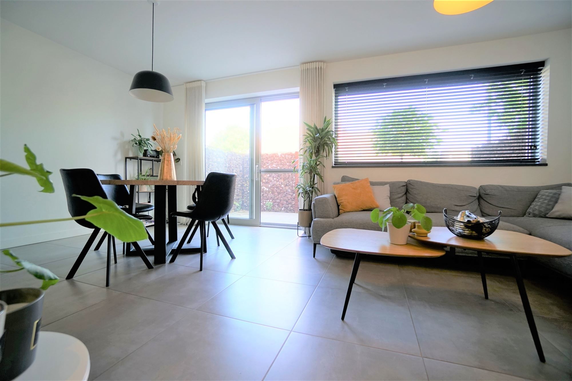 Gelijkvloers appartement met 1 slaapkamer en garage foto 2