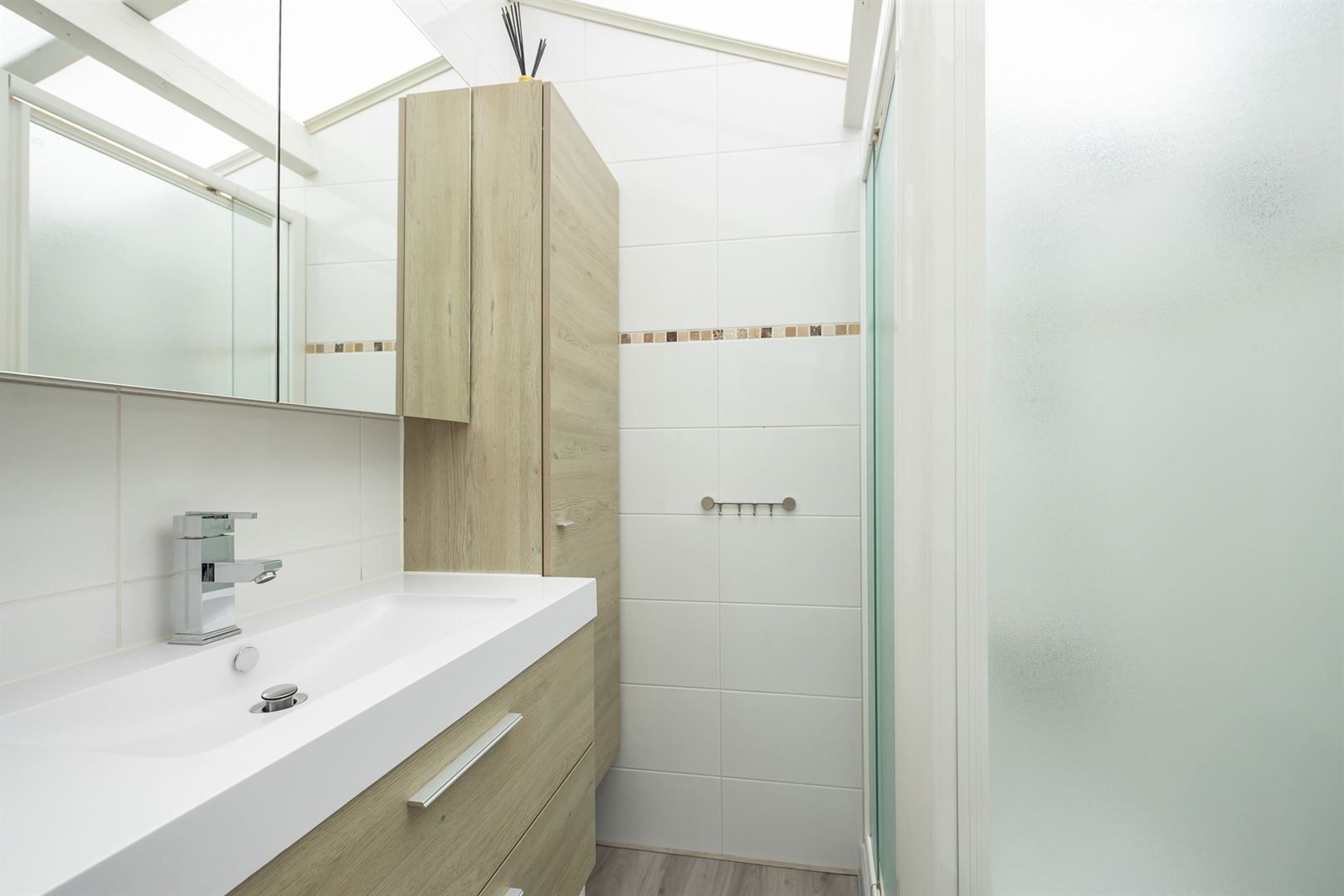 Knusse woning op den berg! Met tuin en garage! foto 8