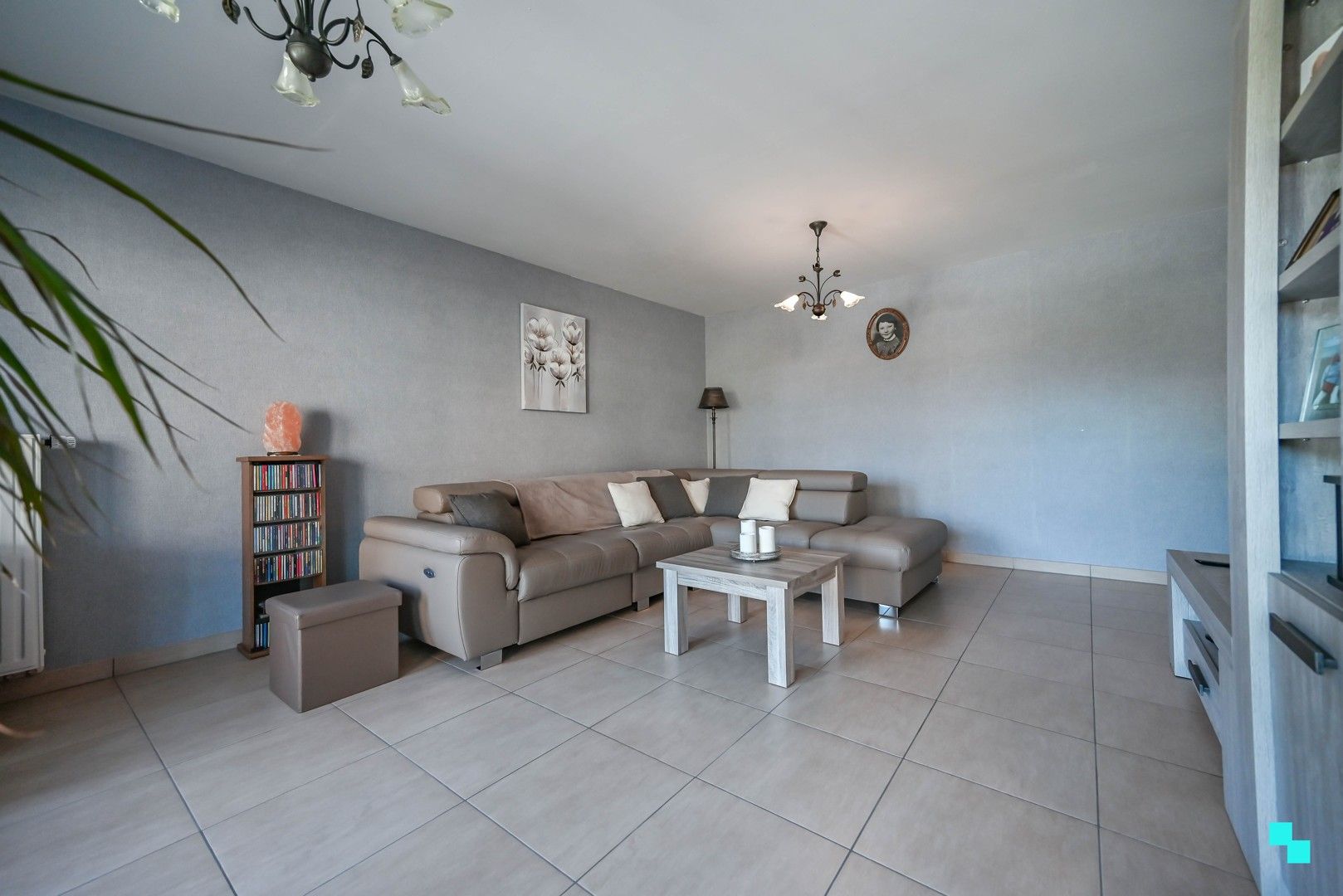 Ruim tweeslaapkamer appartement nabij centrum Izegem foto 9