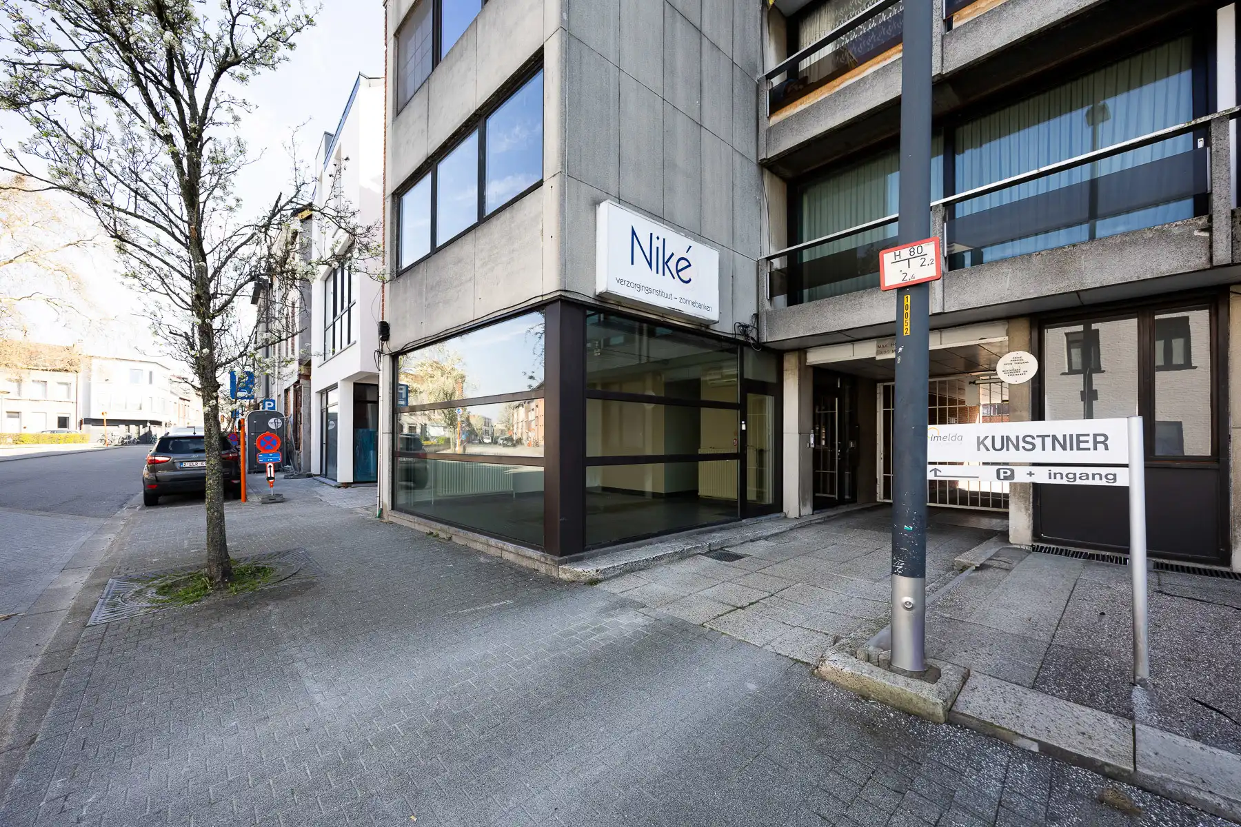 Instapklaar en ruim handelspand op centrale locatie foto 3