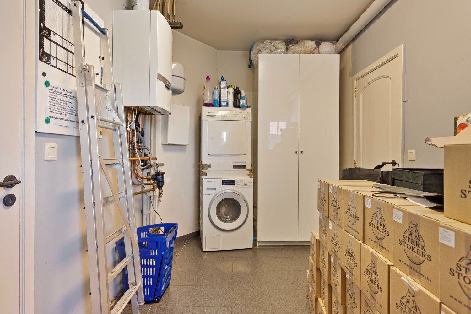 Ruime instapklare gezinswoning met leuke privatieve tuin te Mortsel foto 11