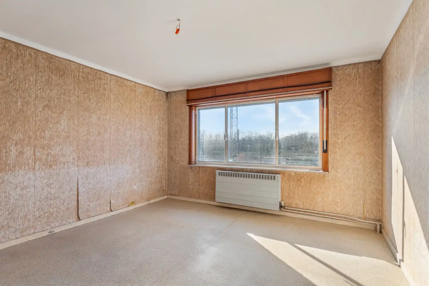 Goed gelegen en half open woning met 3 ruime slaapkamers, een extra leefruimte, een garage en een tuin te Kessel-Lo! foto 10