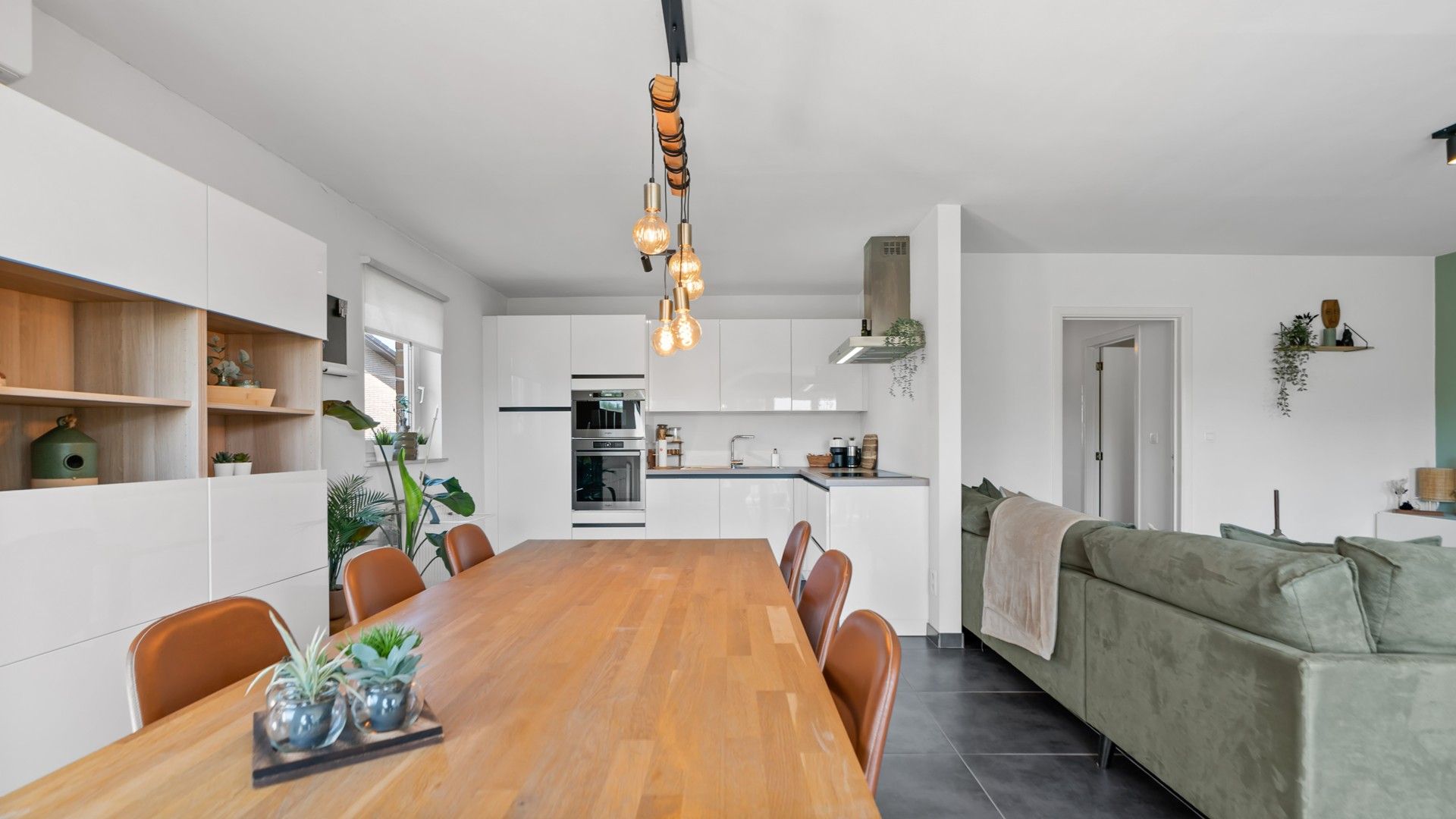 Volledig gerenoveerd 2 slpkr appartement in het centrum van As foto 2