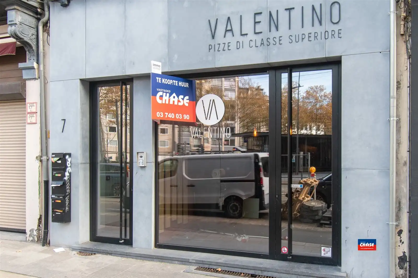 Handelspand op zeer gunstige ligging. foto {{pictureIndex}}