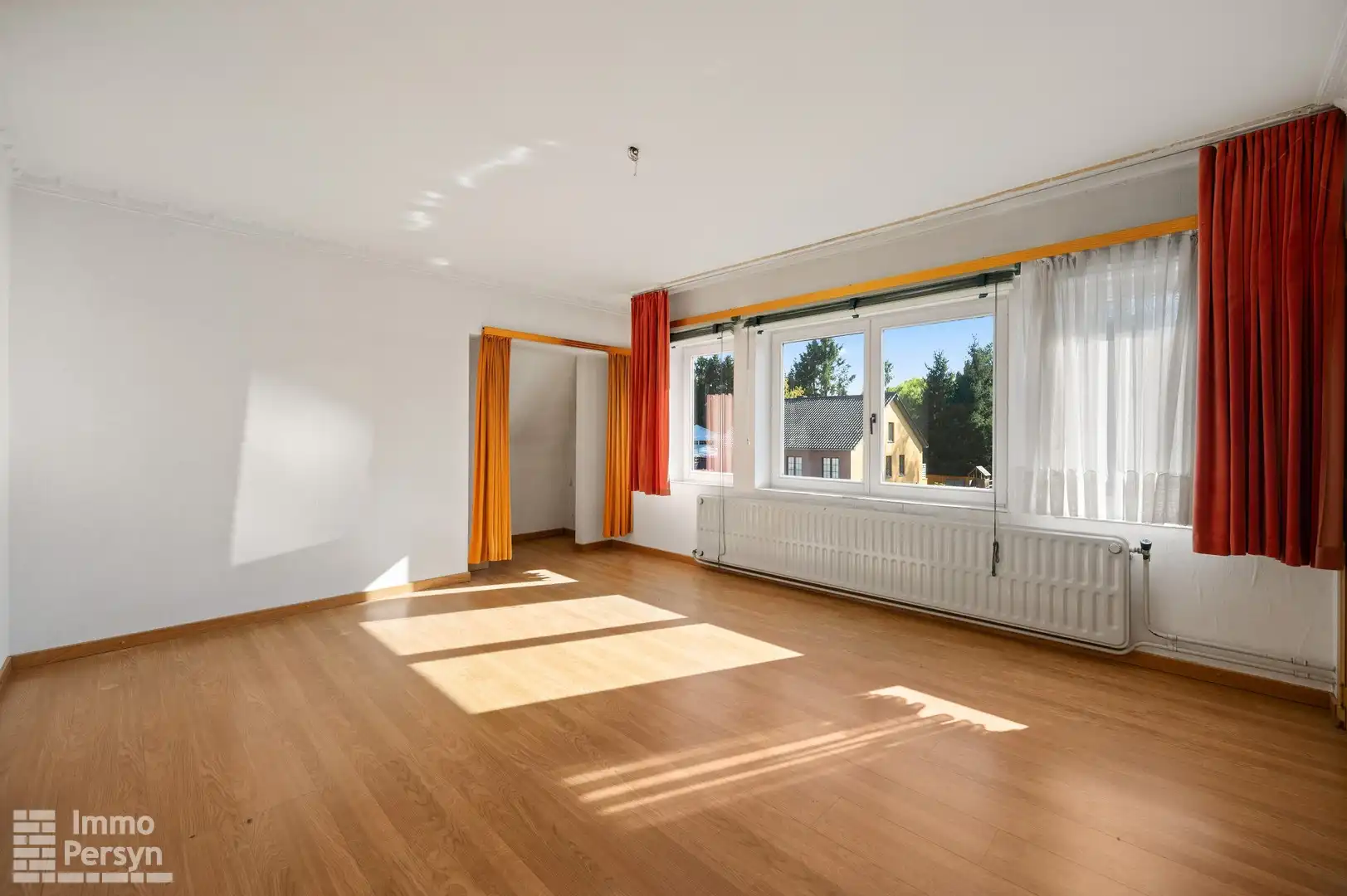Woning met loods op een commerciële ligging foto 16