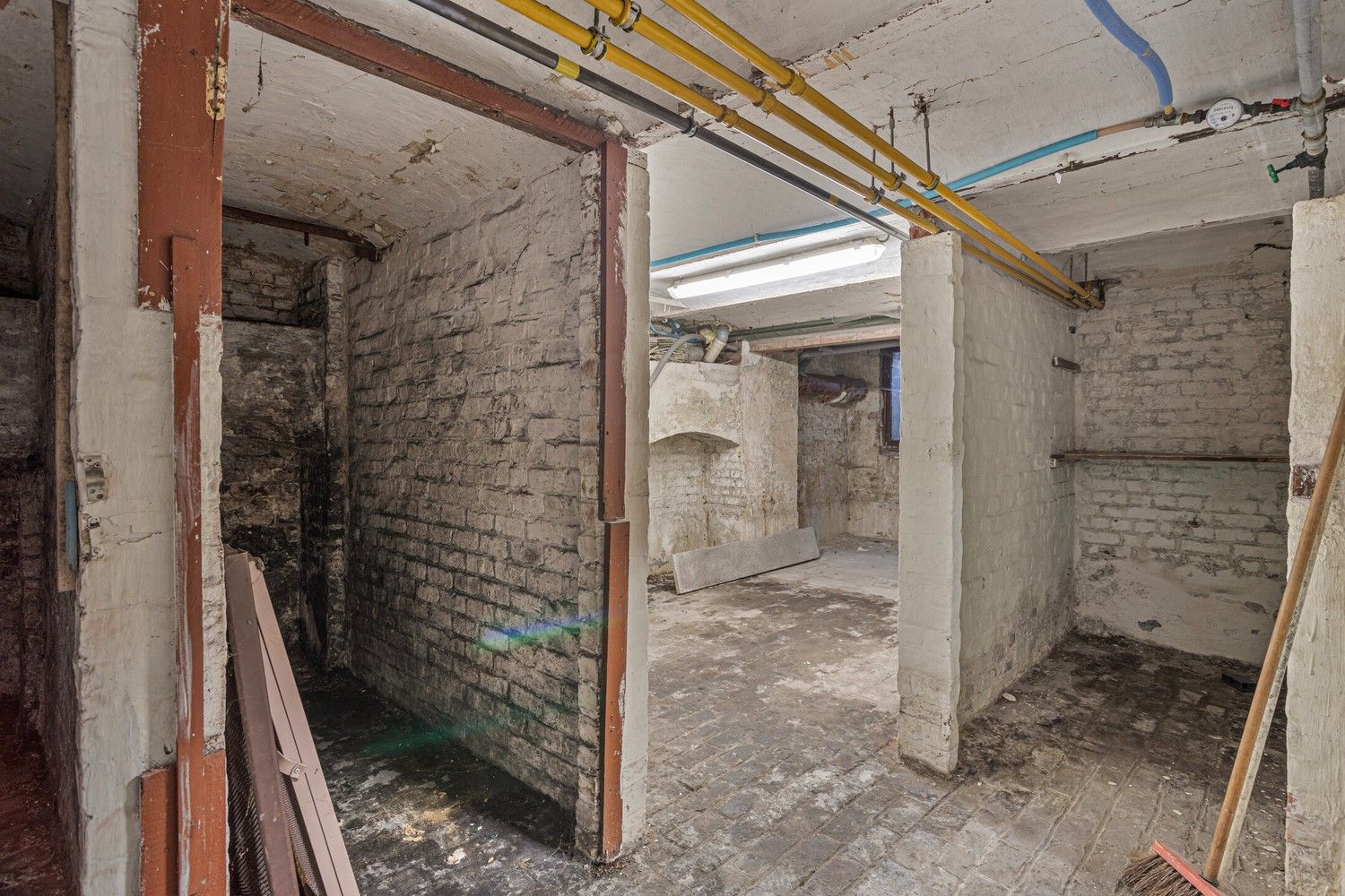 Appartementsgebouw met 1 commerciële ruimte, 4 één slaapkamer appartementen en 3 studio's op wandelafstand van Sint-Pietersstation foto 27