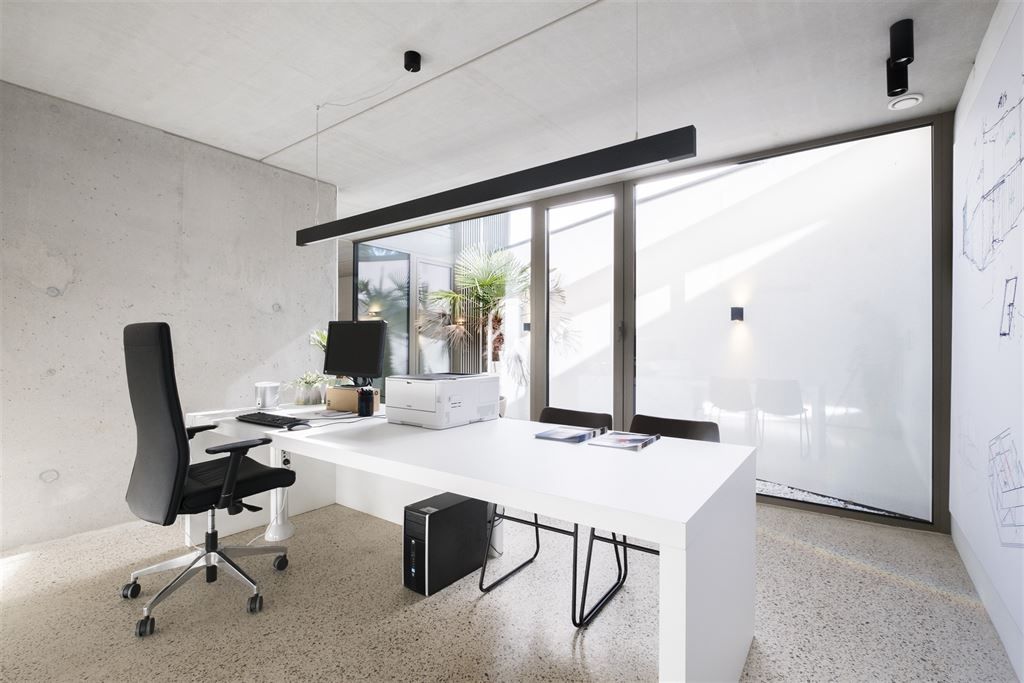 Strakke en moderne villa met high-end afwerking foto 12