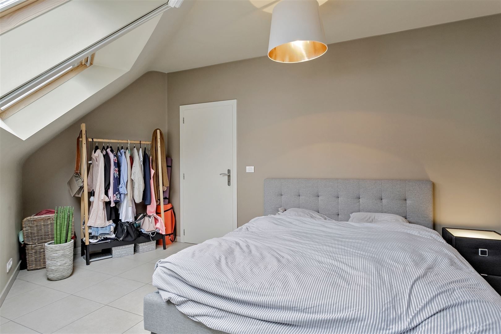 App te huur met garage in Eine. foto 10