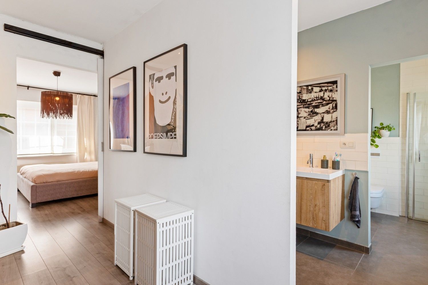 Instapklaar, ruim huis met 4 slaapkamers en tuin te koop in Schoten! foto 16