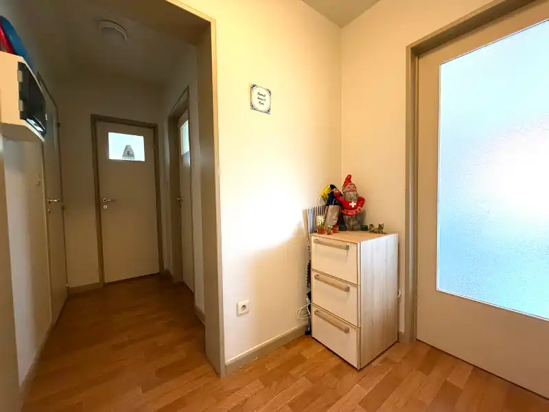 NABIJ UZ GENT, INSTAPKLAAR APPARTEMENT MET 1 SLAAPKAMER foto 8