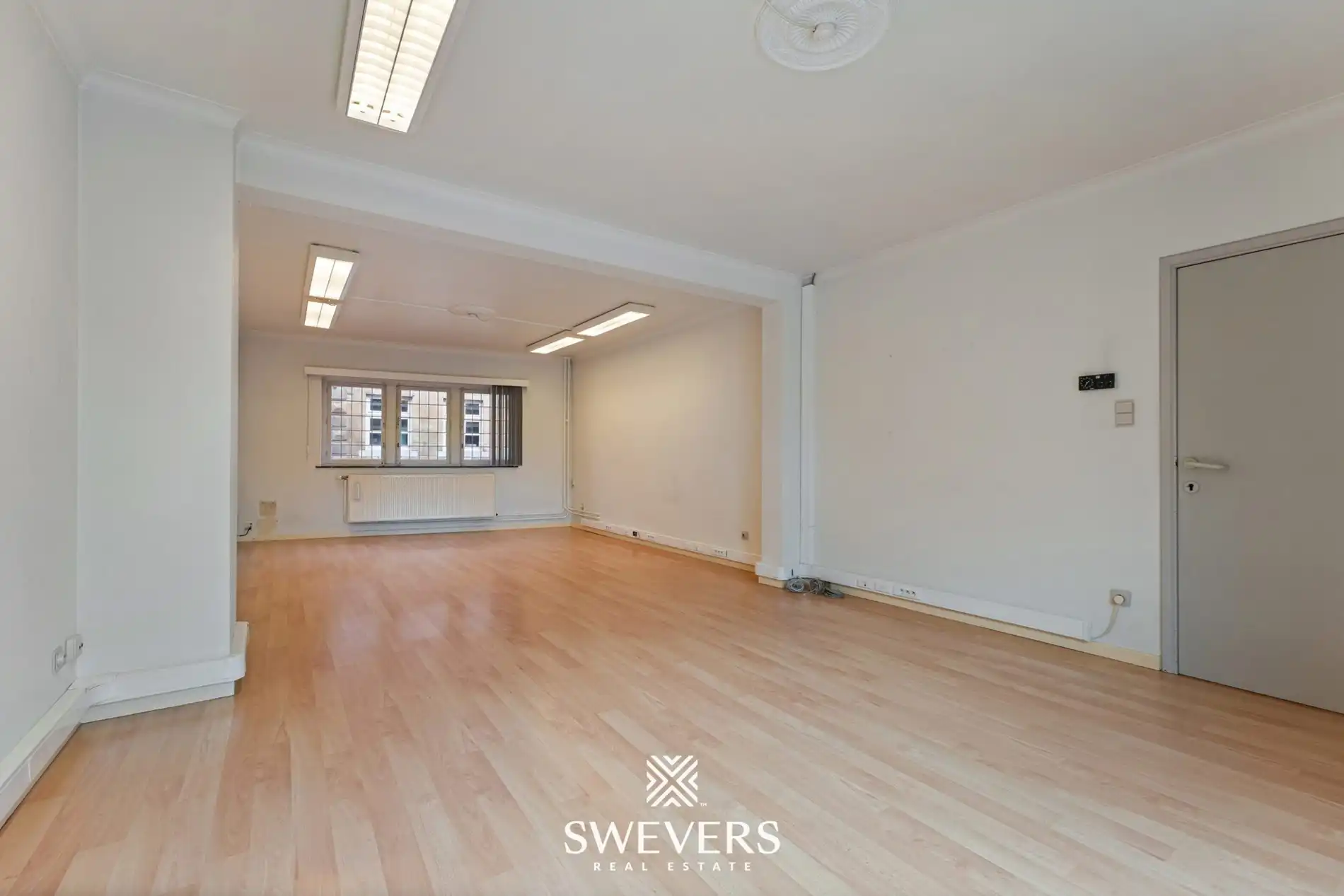 Authentiek pand (°1850) met handelsruimte en ruim duplex appartement   foto 14