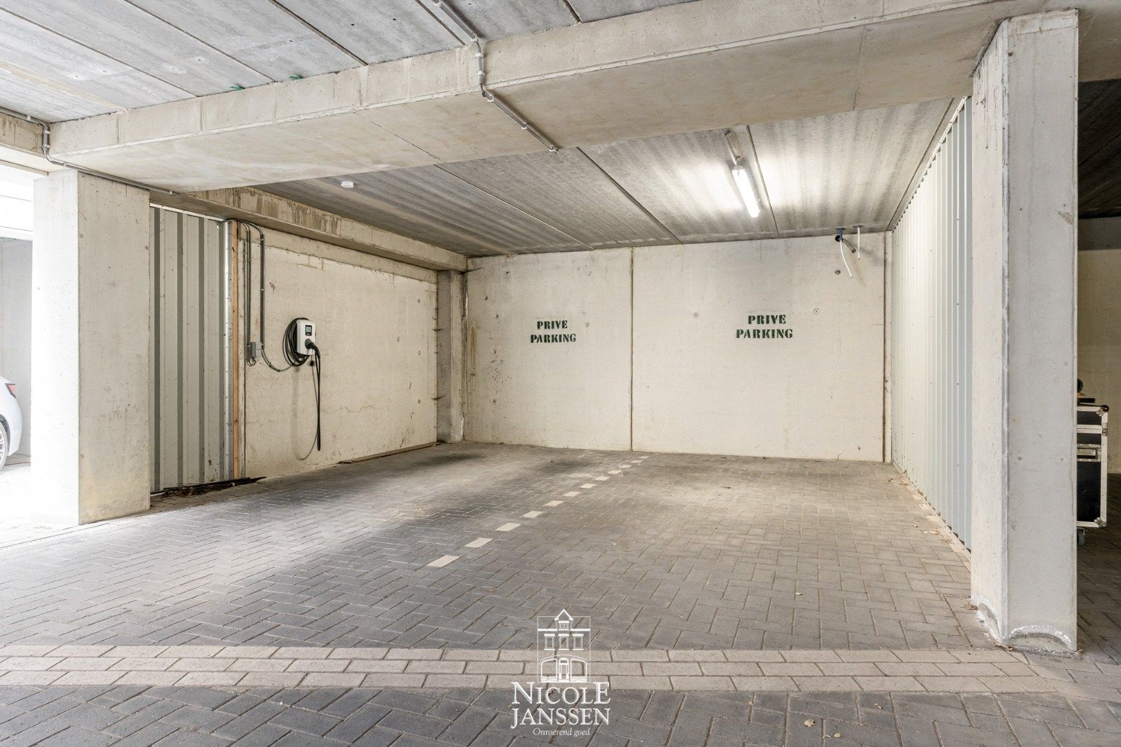 Prachtig luxeappartement met twee slaapkamers en ruim terras nabij centrum  foto 25