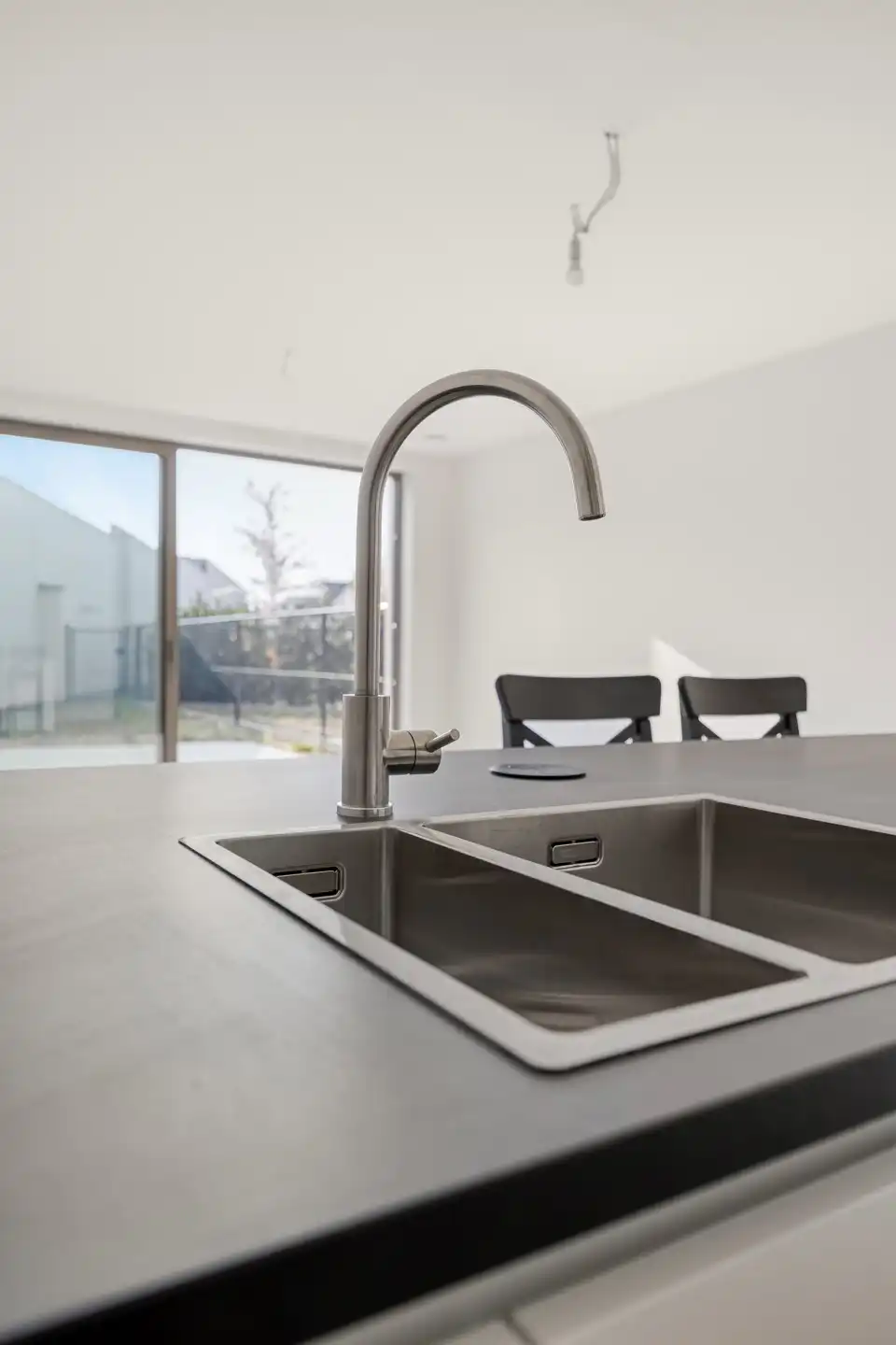 Stijlvol gelijkvloers appartement met tuin foto 9