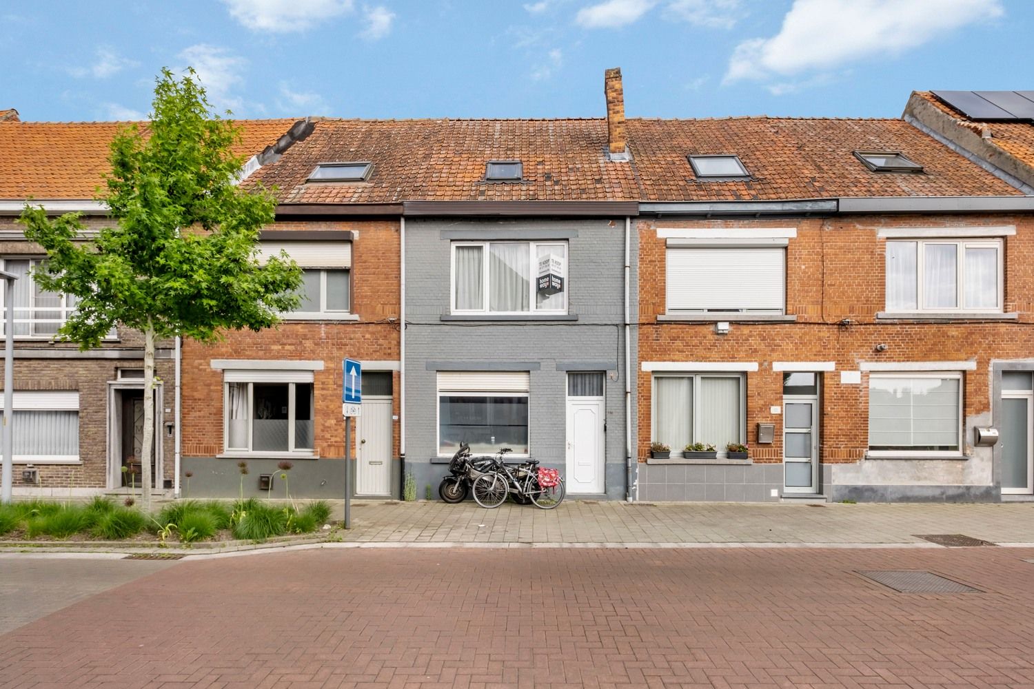 Op te knappen 2 slaapkamer woning op centrale locatie foto 2