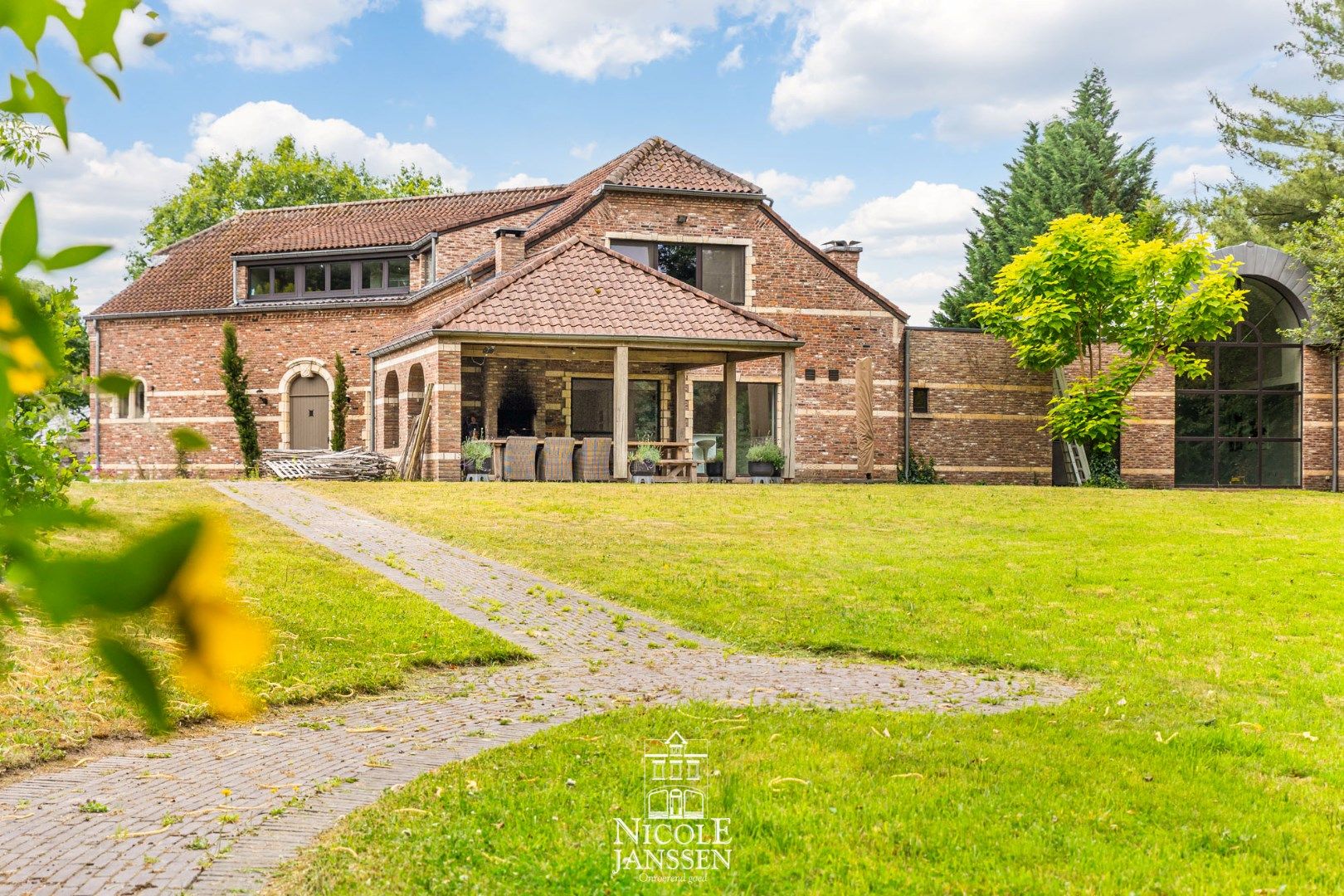 Exclusieve, authentieke villa met binnenzwembad op een rustige locatie foto 24