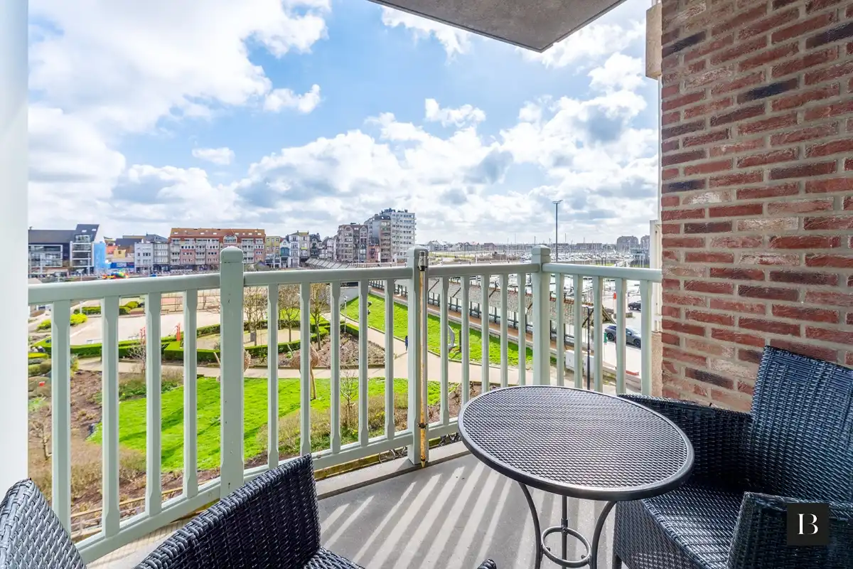Instapklaar appartement met groot zonneterras aan de haven foto 5